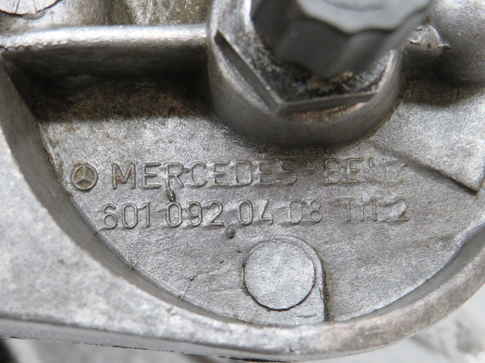 27815 Mercedes-Benz S124 300TE Wagon Fuel Filter Housing 6010920408