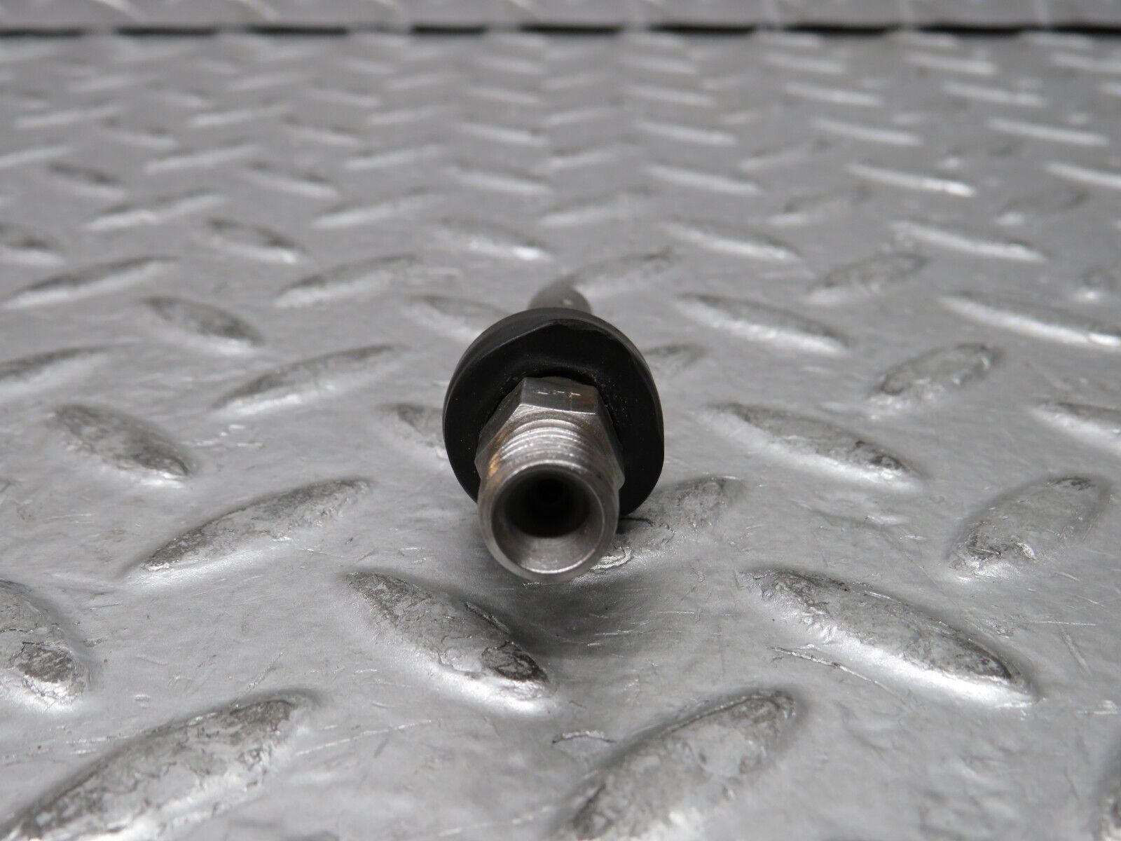 28660 Mercedes-Benz W123 230E Fuel Injector Bosch 0437502010