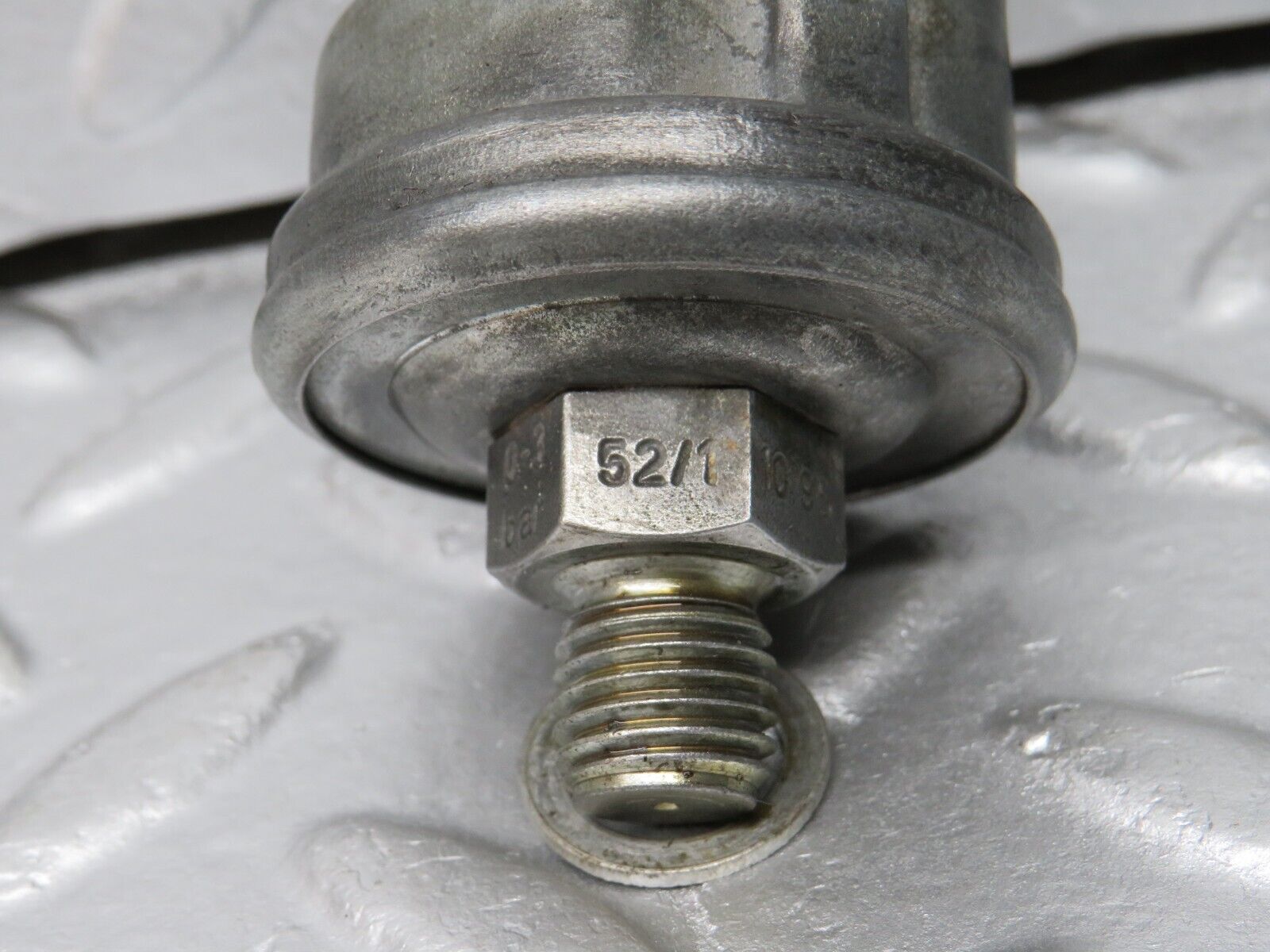 39712 Mercedes-Benz R129 320SL Coupe Oil Pressure Sensor 0065429417