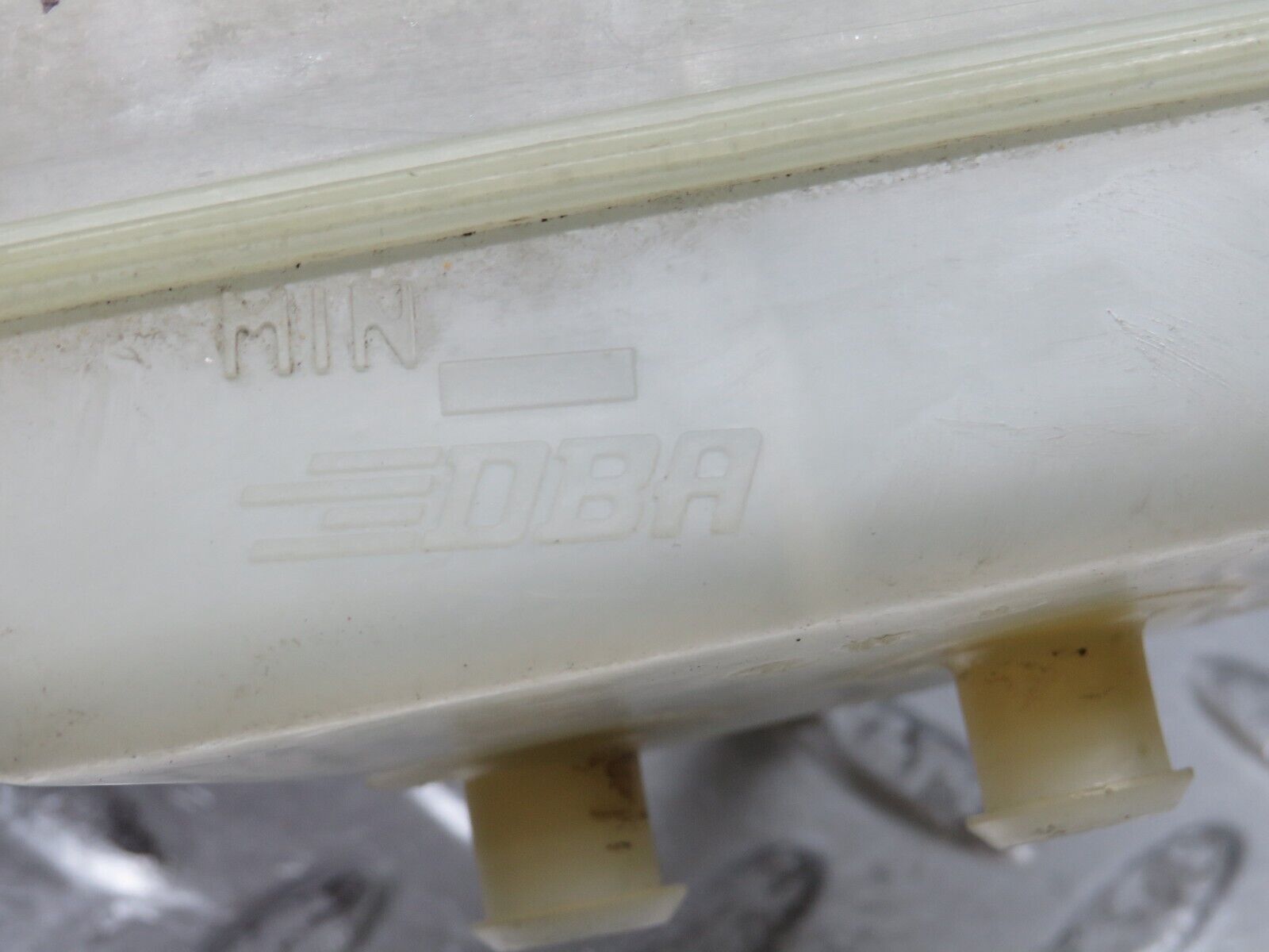 31811 Mercedes-Benz W201 190LE 1.8L Brake Fluid Reservoir Tank DBA