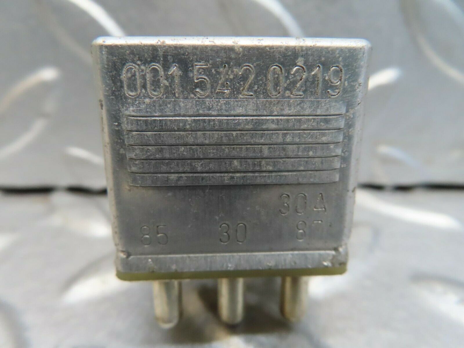 15487 Mercedes-Benz W123 230E Multi Purpose Relay 0015420219