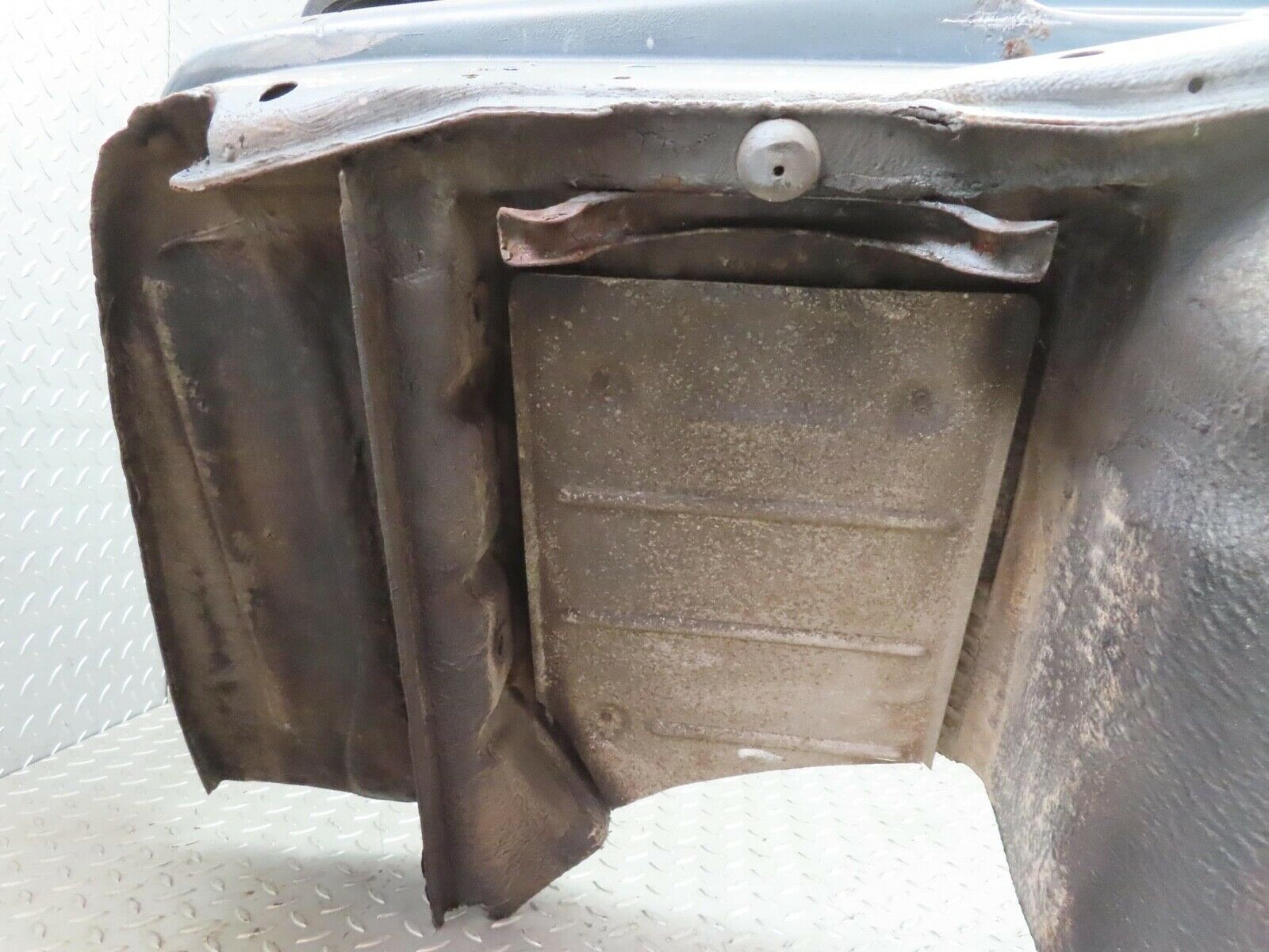 14178 Mercedes-Benz C107 280 SLC Complete Rear Panel