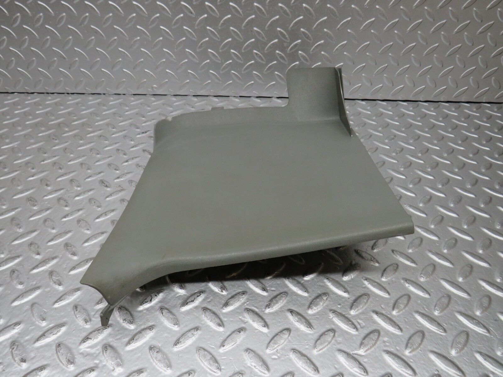 31301 Mercedes-Benz S124 220TE Kick Panel Right Side Grey 1246800306