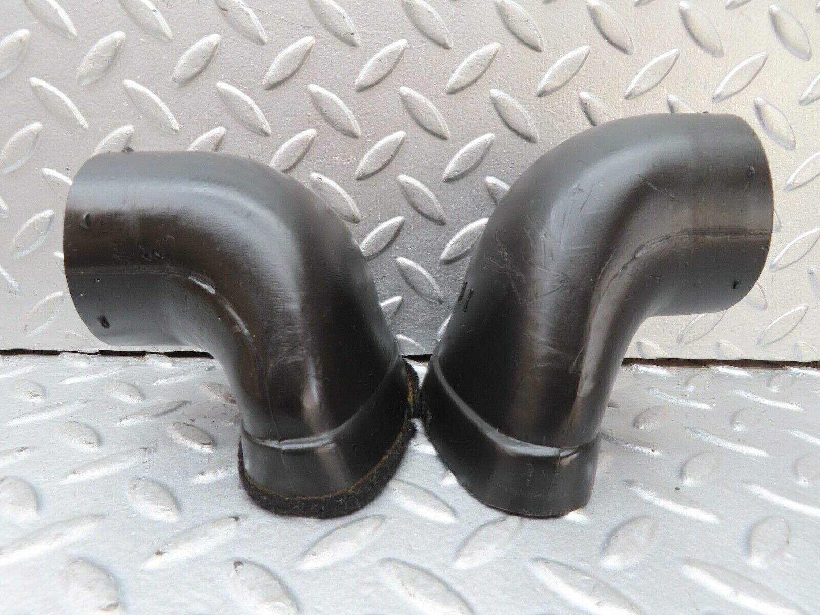 17664 Mercedes-Benz W116 450SEL Heater Box Air Vent Connection Pair