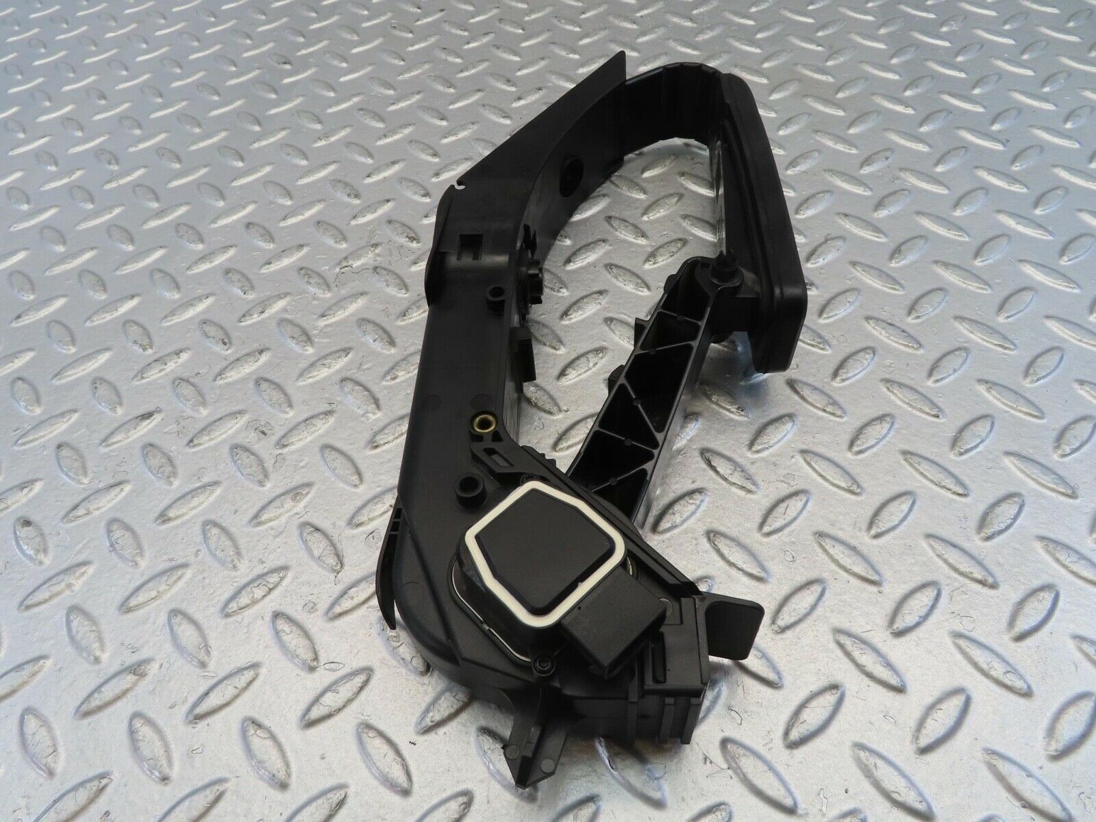 11100 Mercedes-Benz W221 S320 Throttle Accelerator Pedal 2203000104