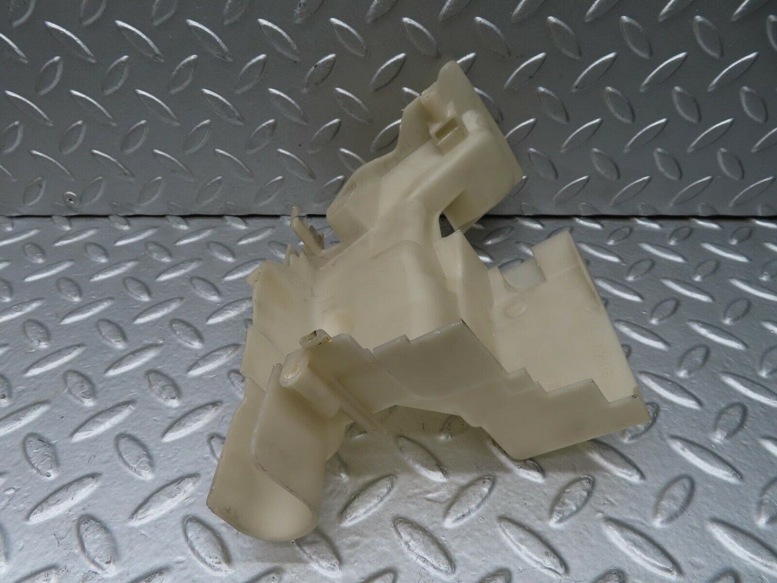 14885 Mercedes-Benz W140 S320 Door Lock Mechanism Cover 1407230108