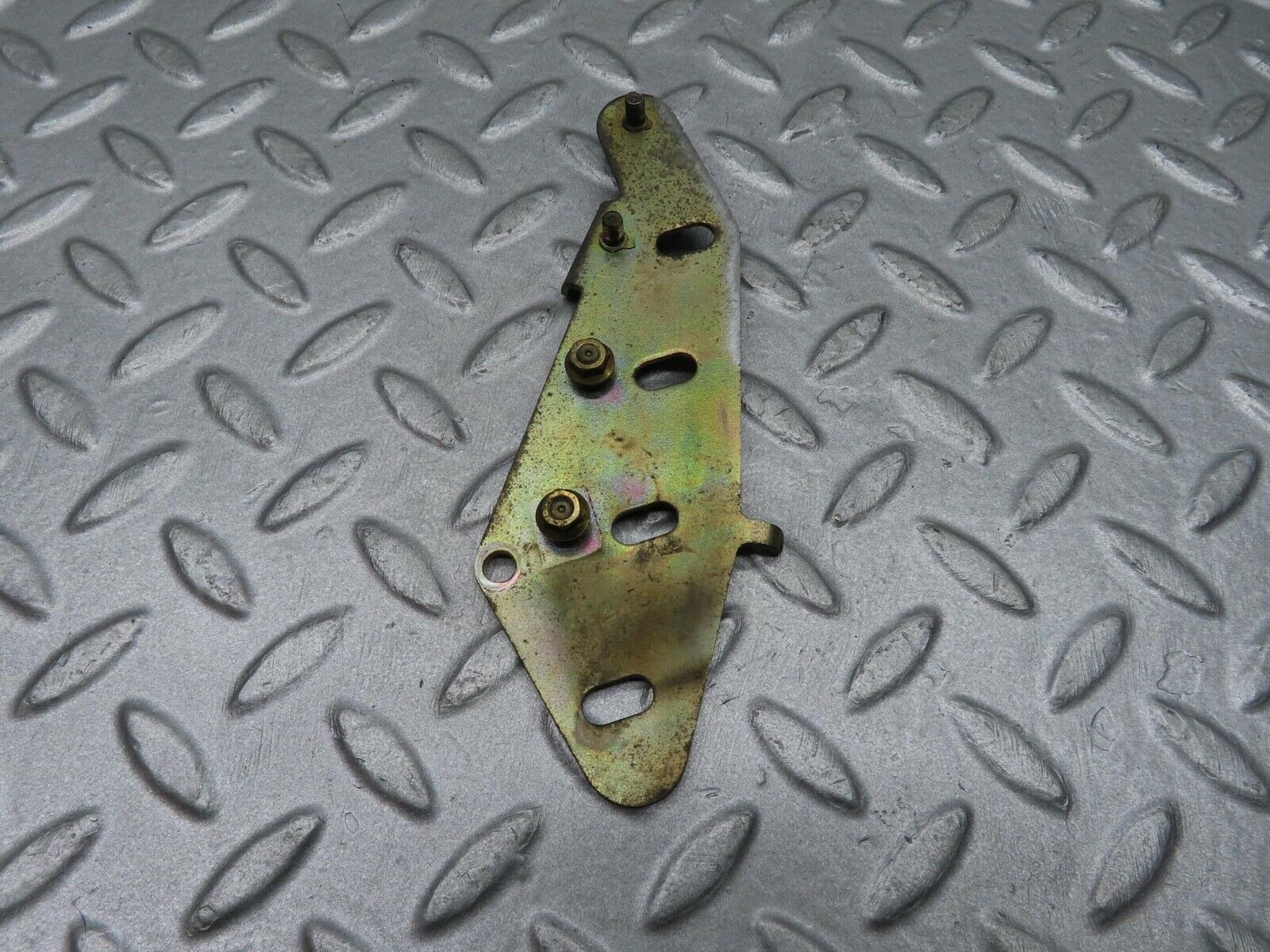 11998 Mercedes-Benz R129 300SL Coupe Vacuum Control Valve Holder