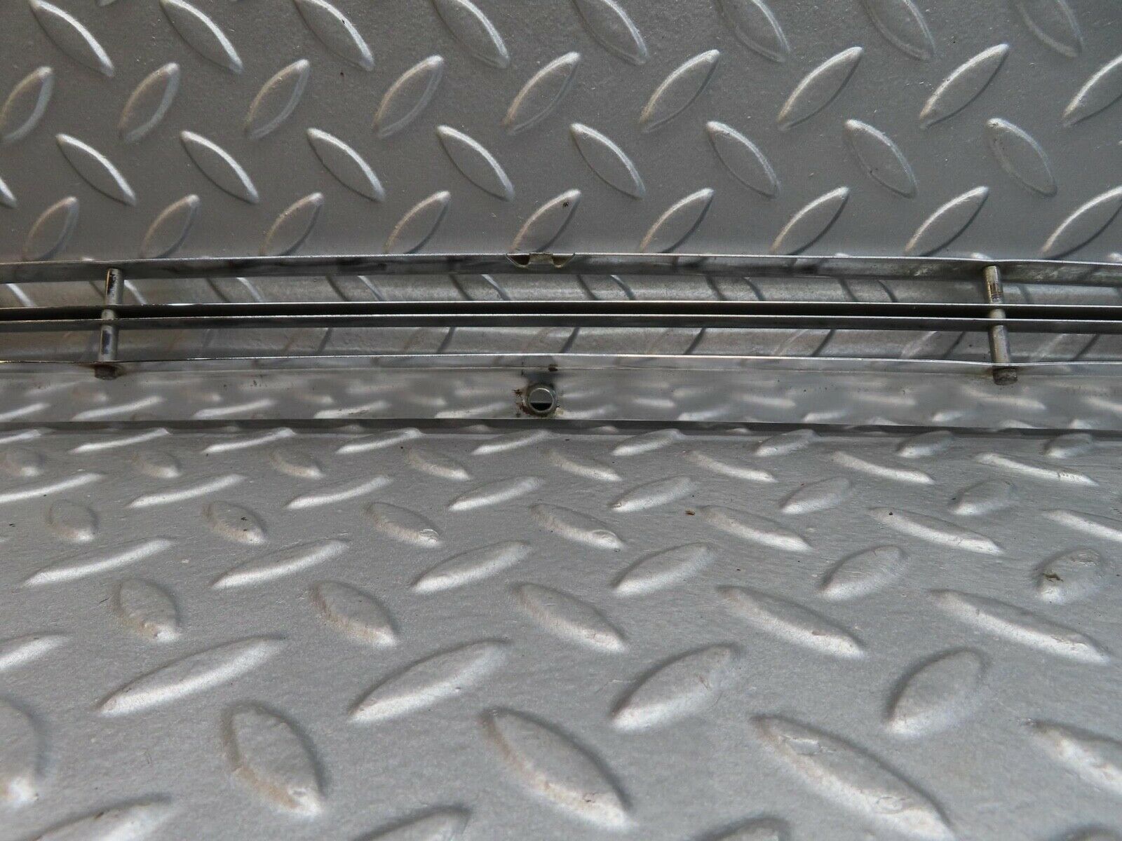 12654 Mercedes-Benz W111 220SE Air Intake Chrome Grill