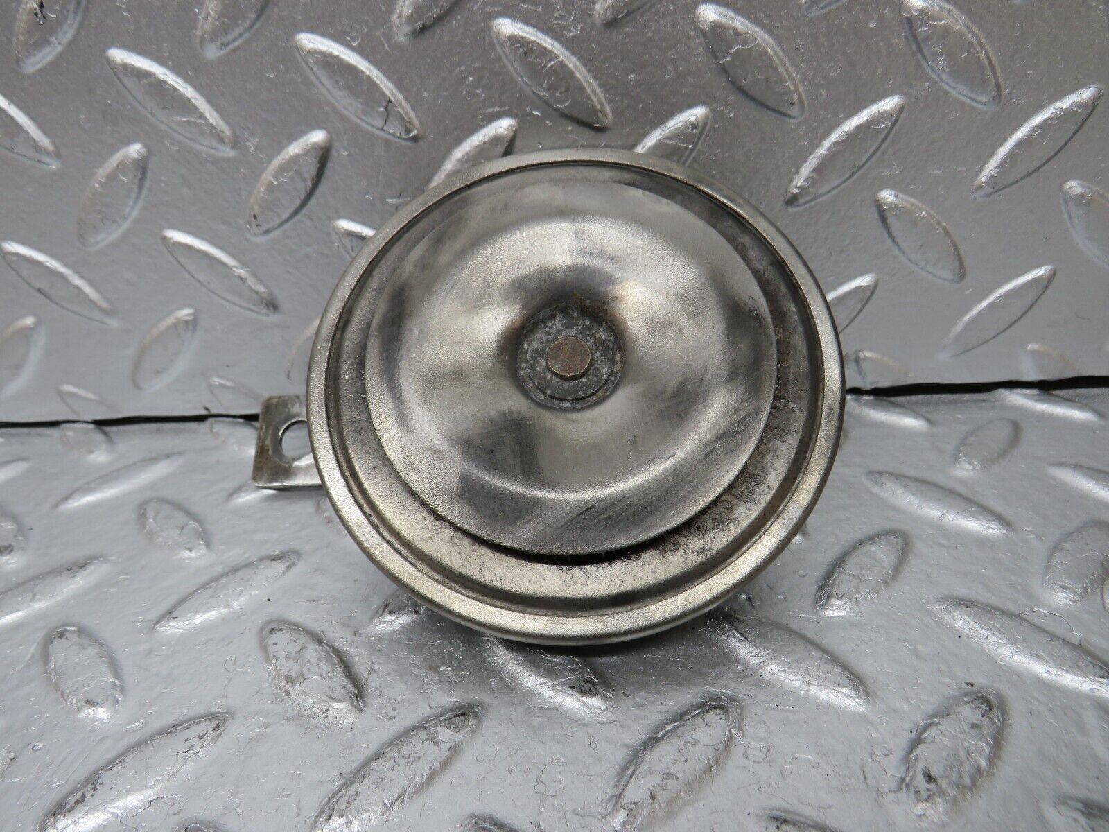 30618 Mercedes-Benz W201 190E 2.0L Horn Hella 002952