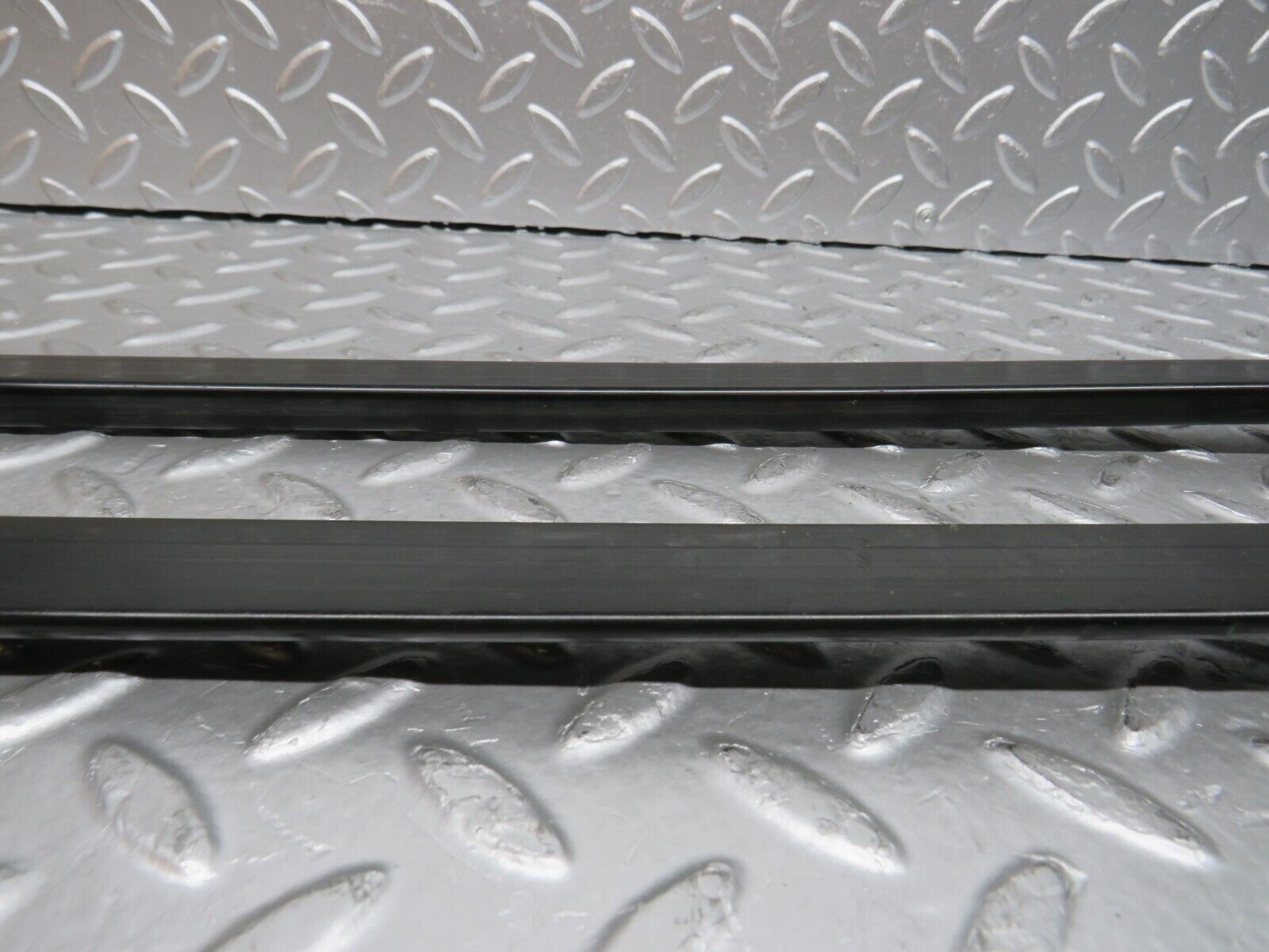 29401 Mercedes-Benz W124 230E Seat Belt Runner Pair 2019190920