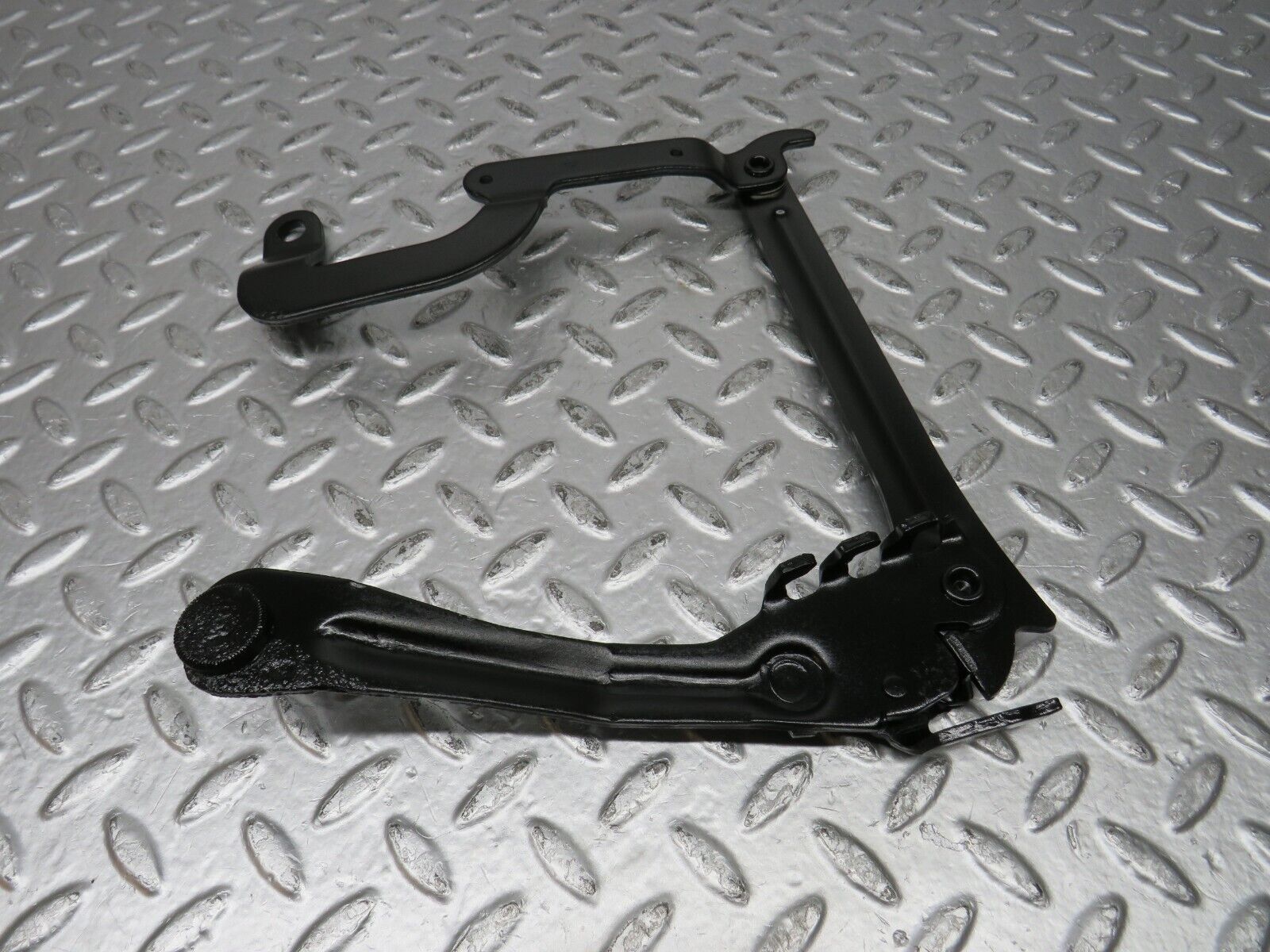 32124 Mercedes-Benz W123 230E Bonnet Hinge Right Side