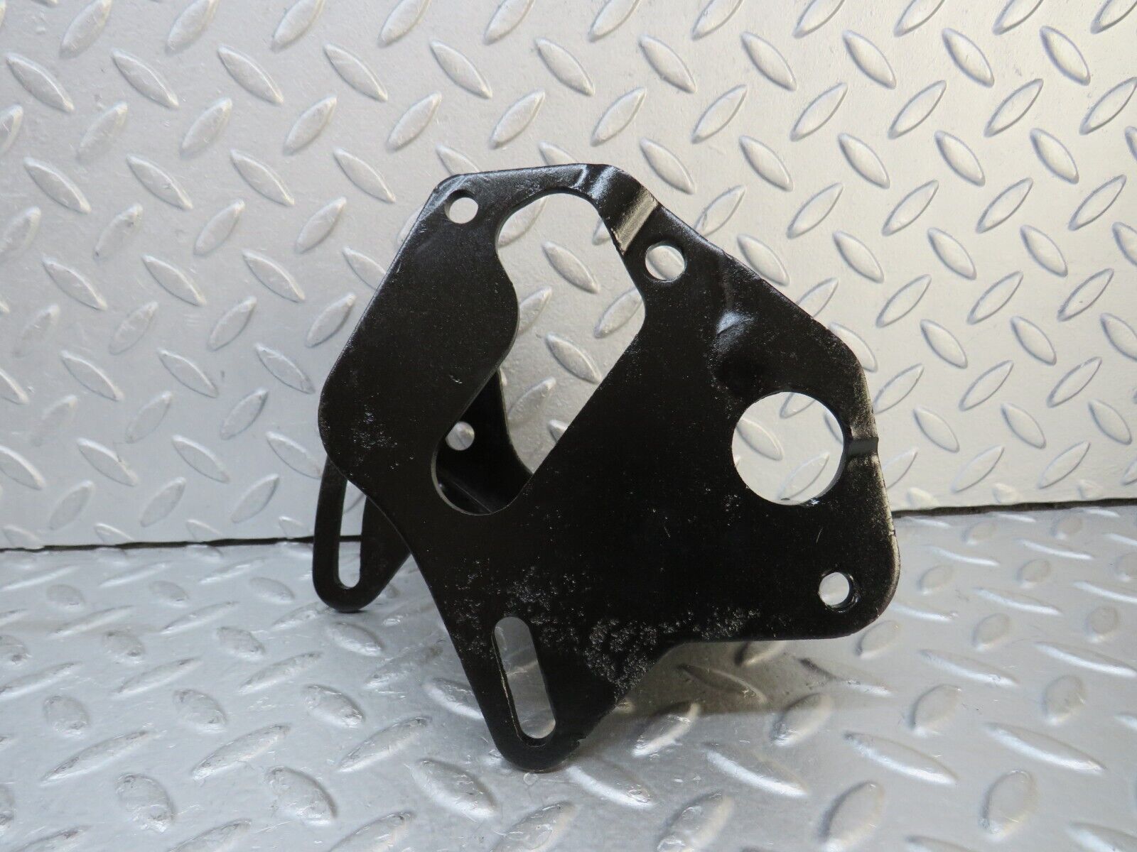 37657 Mercedes-Benz W109 300SEL Power Steering Pump Bracket