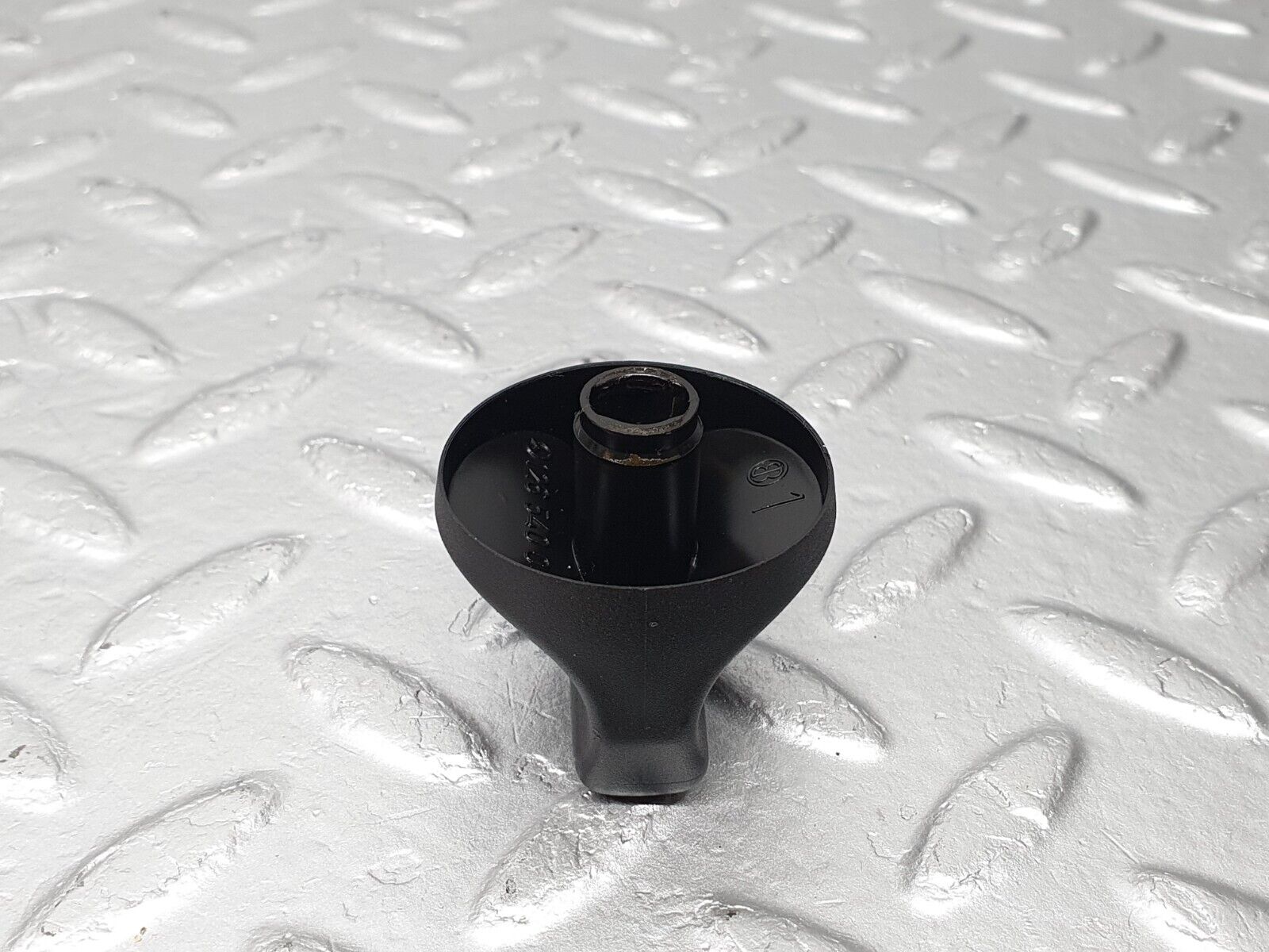 40767 Mercedes-Benz W123 300D Headlight Switch Knob 1265400083