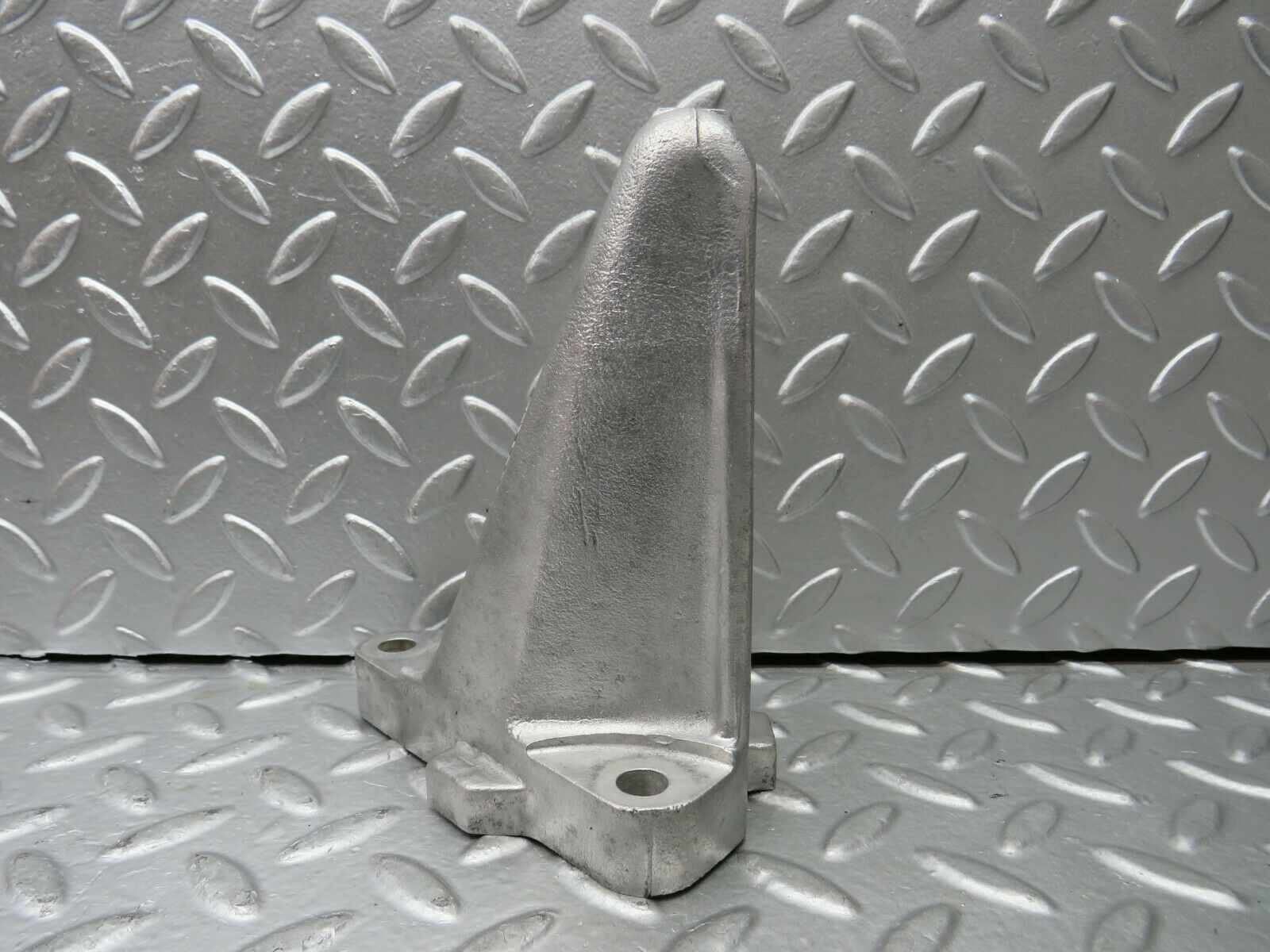 23081 Mercedes-Benz C123 230CE Engine Mount Bracket Right Side 1022230304