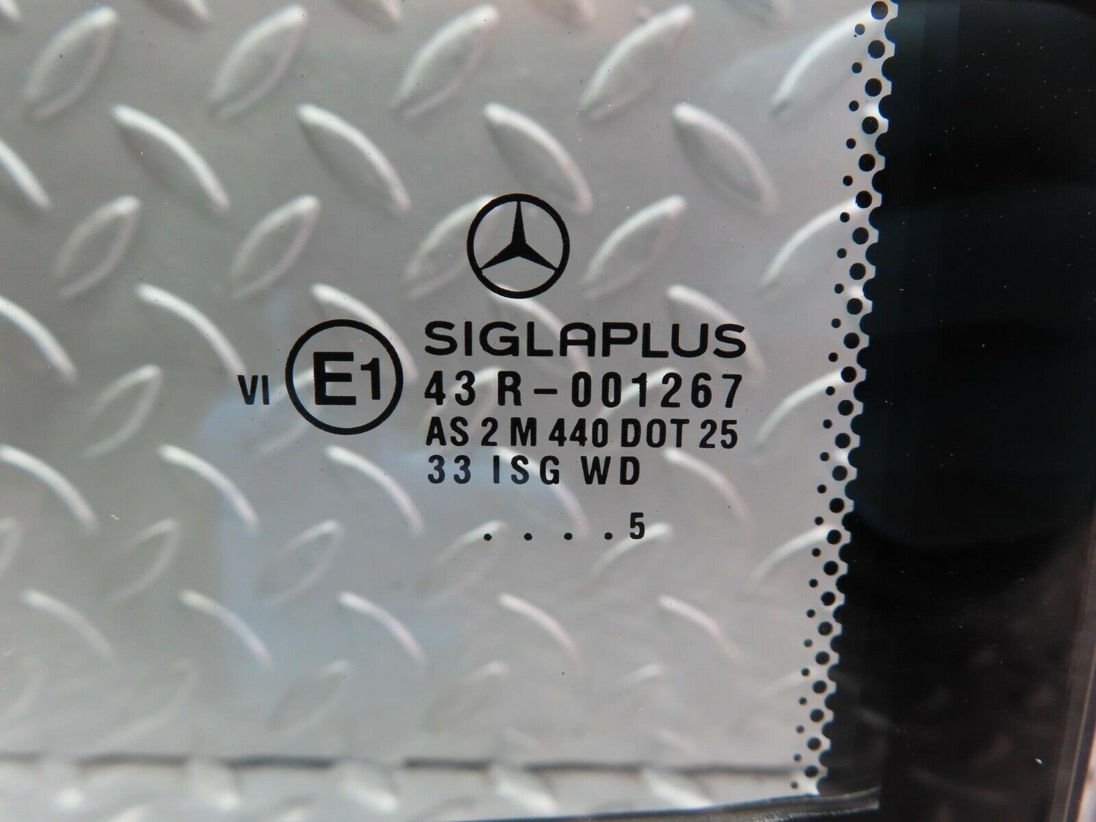 15167 Mercedes-Benz W140 S320 Rear Left Door Double Window Glass