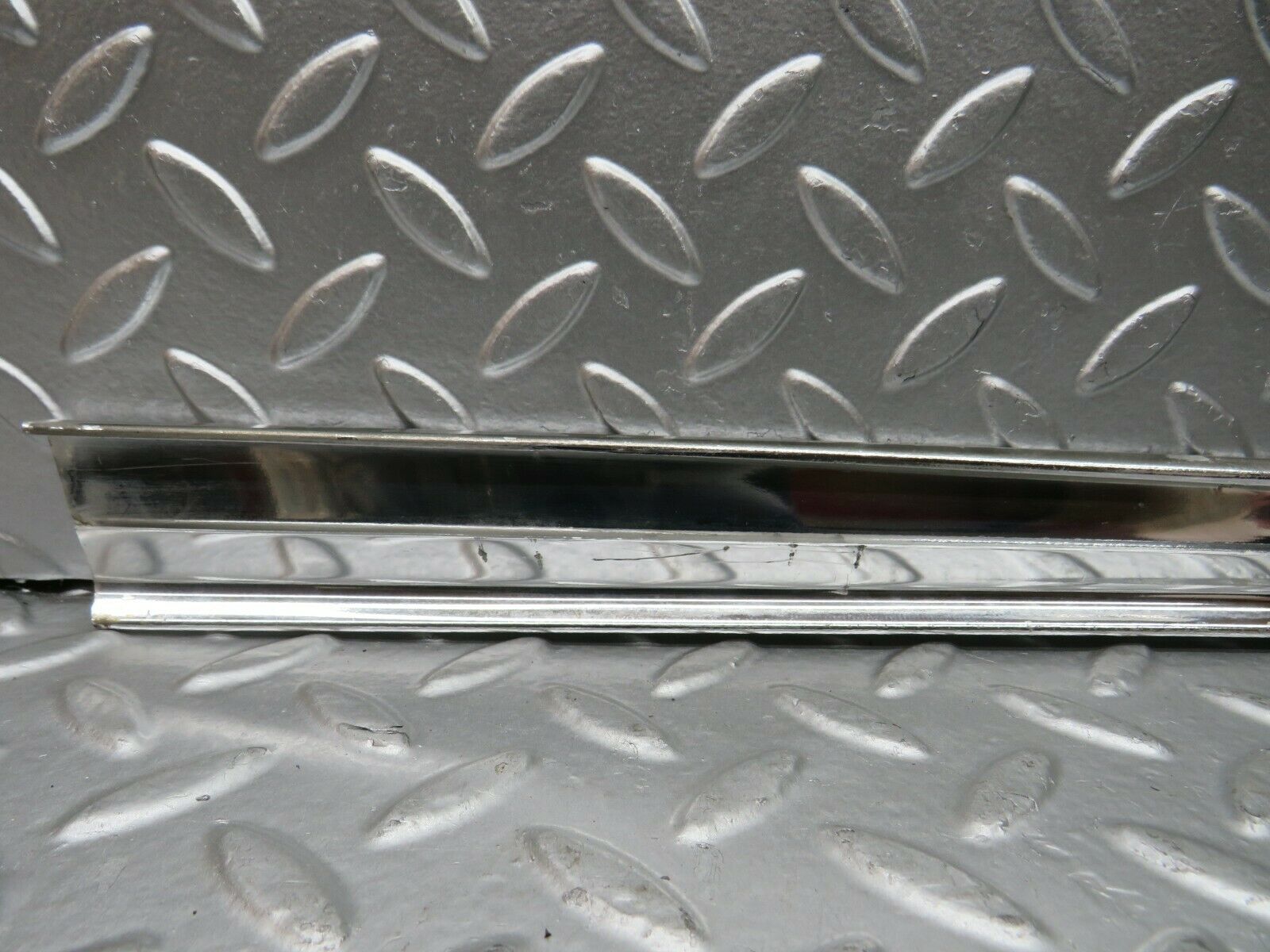 22739 Mercedes-Benz C107 450SLC Coupe Rear Right Window Chrome Trim