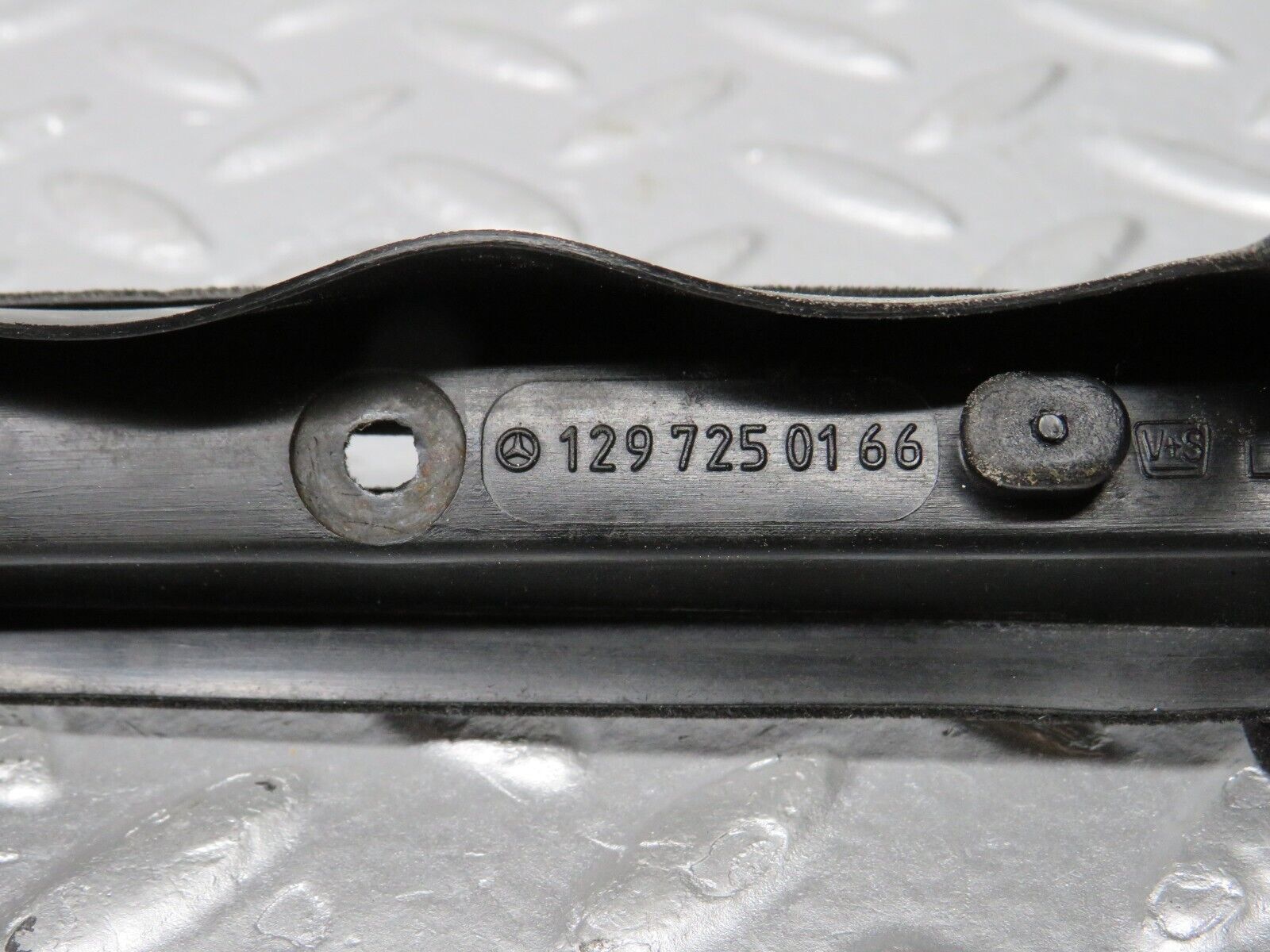 39720 Mercedes-Benz R129 320SL Coupe Left Door Wing Mirror Rubber 1297250166