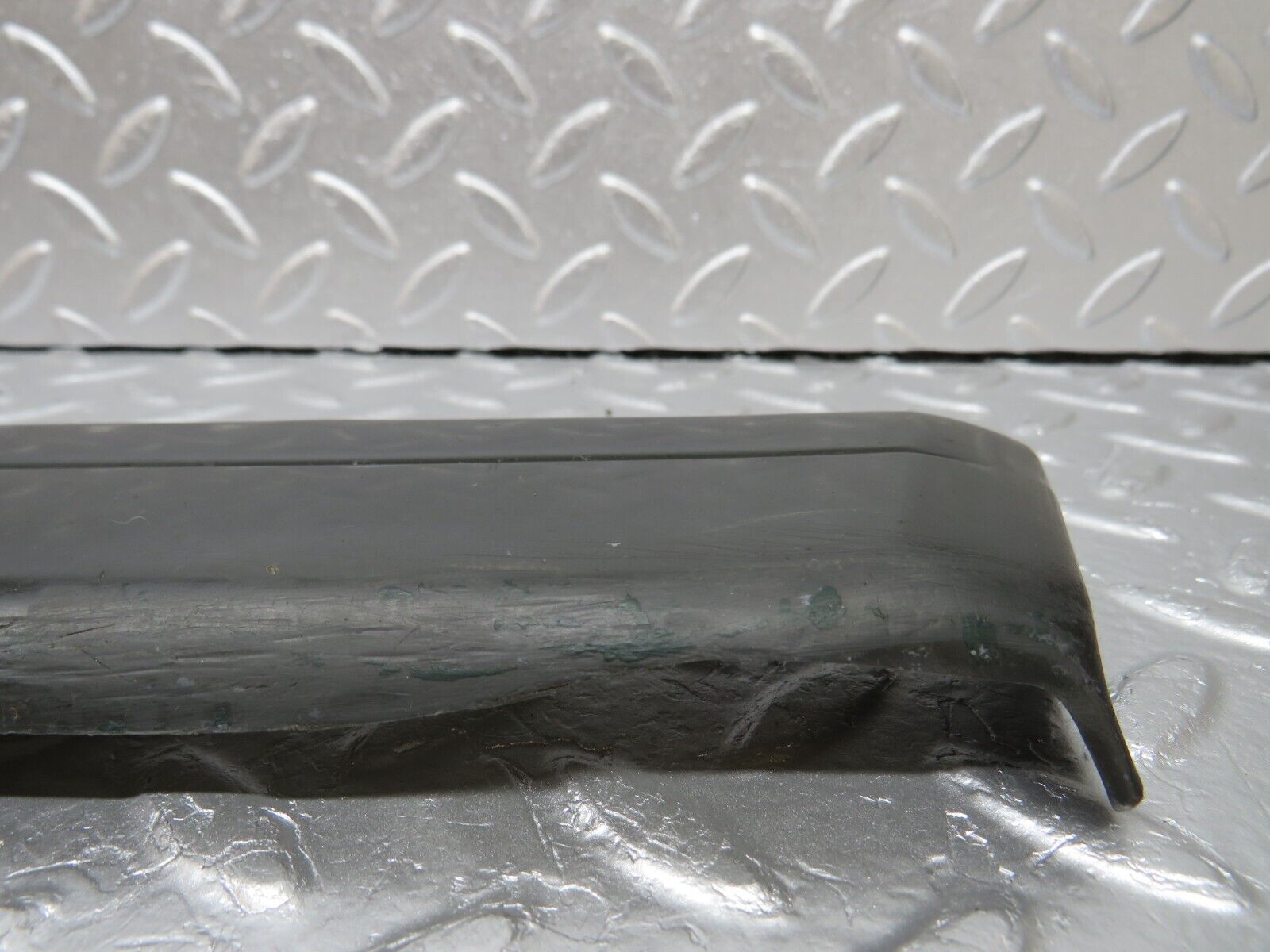 33994 Mercedes-Benz W124 260E Front Right Fender Wing Lower Moulding Trim