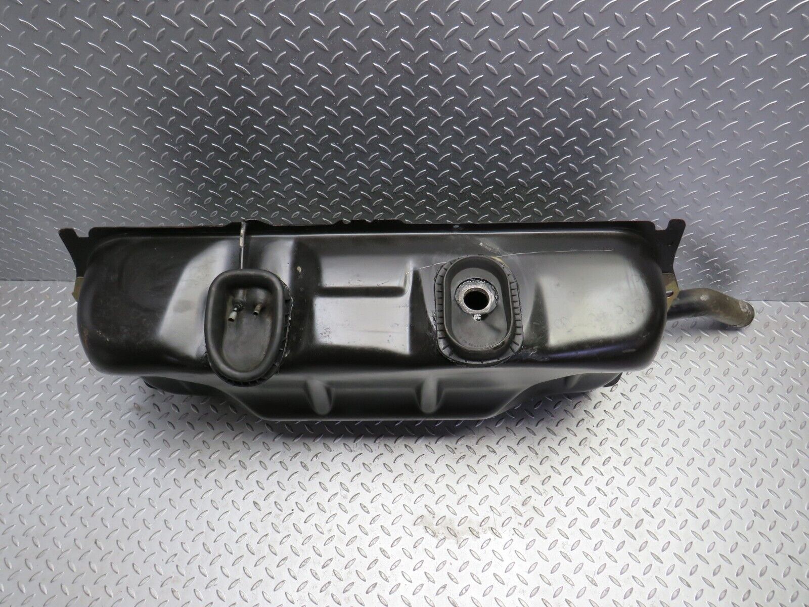 29915 Mercedes-Benz W123 230E Fuel Tank