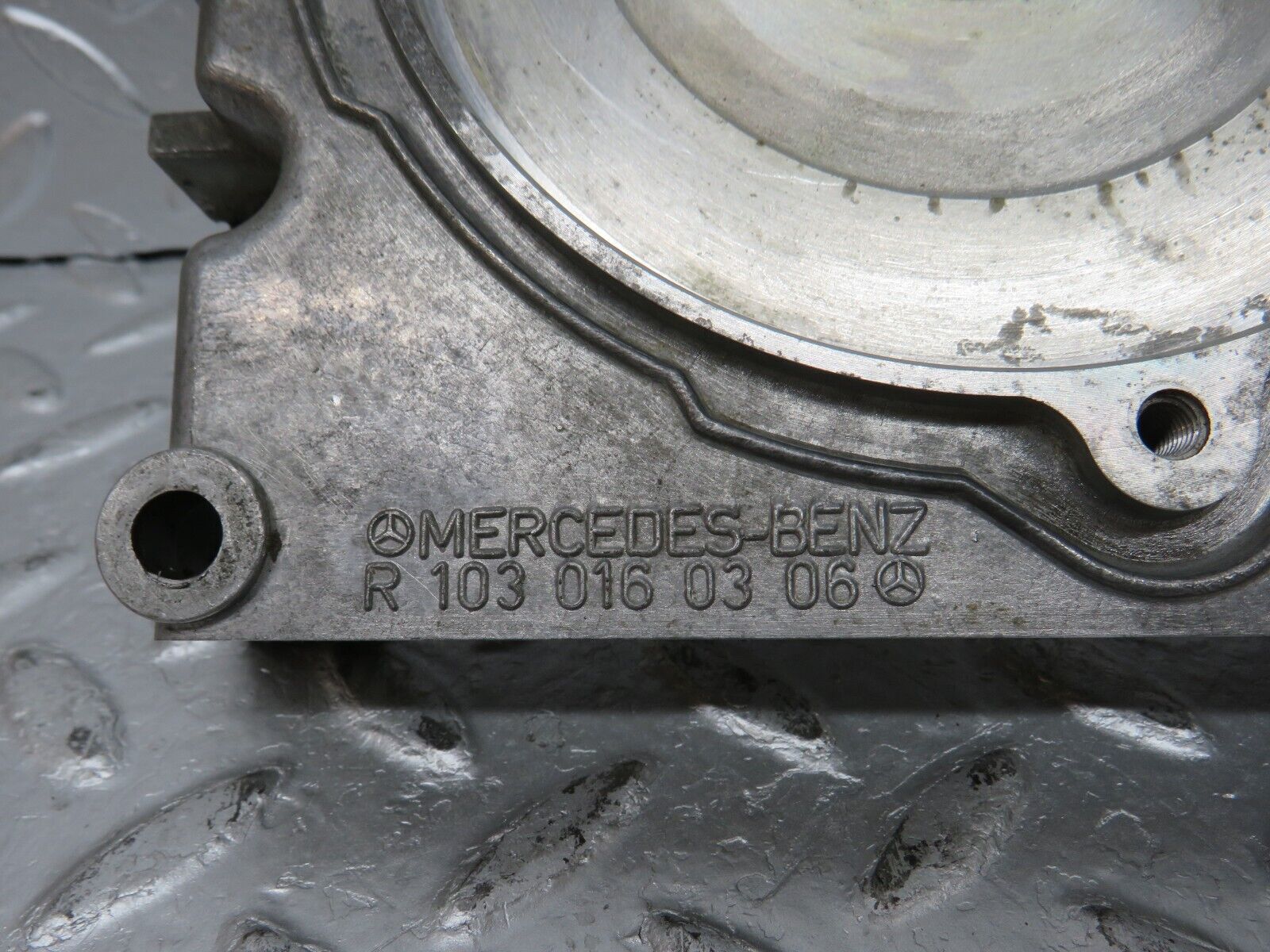 32644 Mercedes-Benz S124 300TE Wagon Timing Chain Cover 1030160306