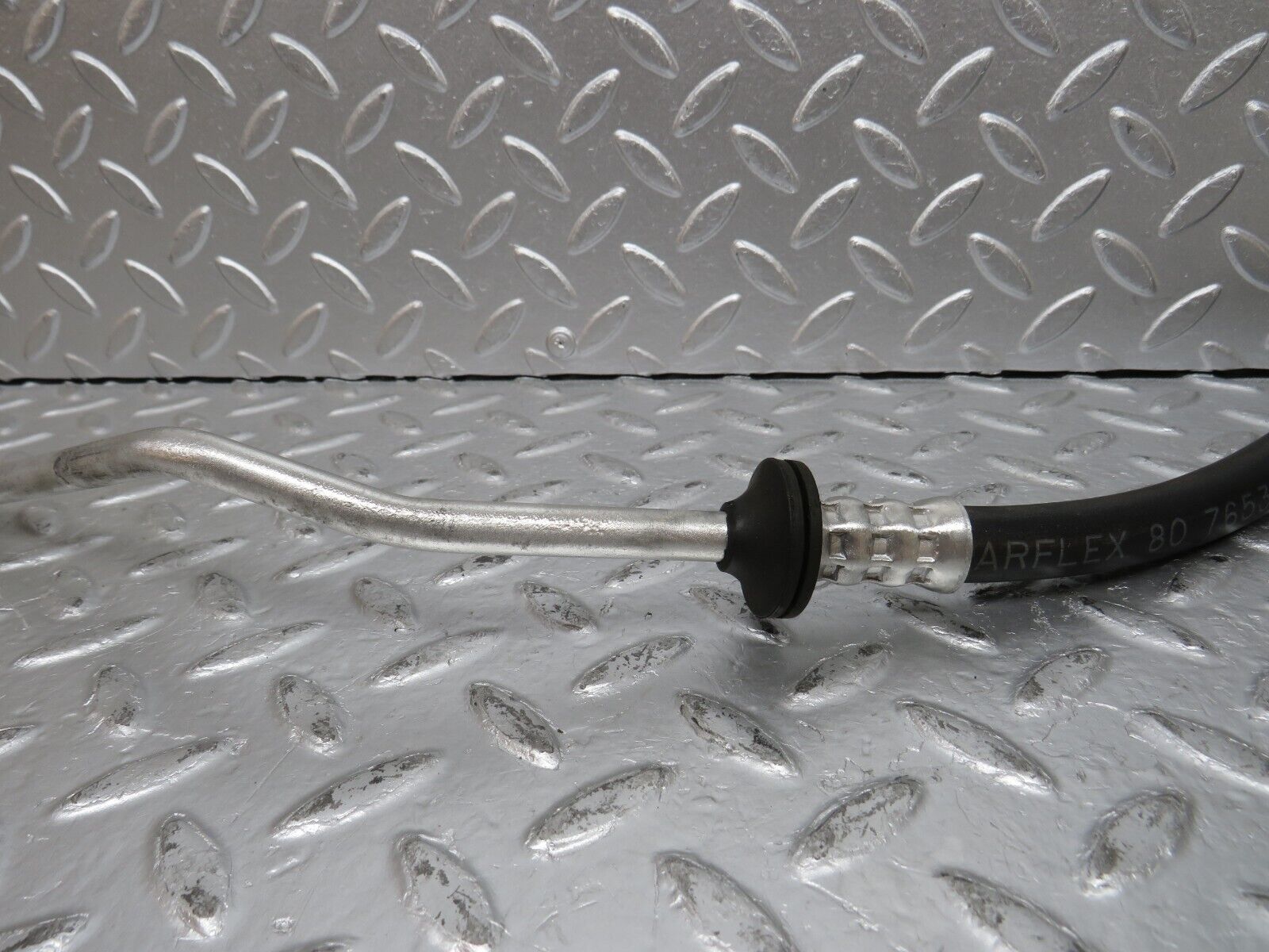 31316 Mercedes-Benz S124 Wagon 220TE Wagon Air Conditioning Hose Pipe