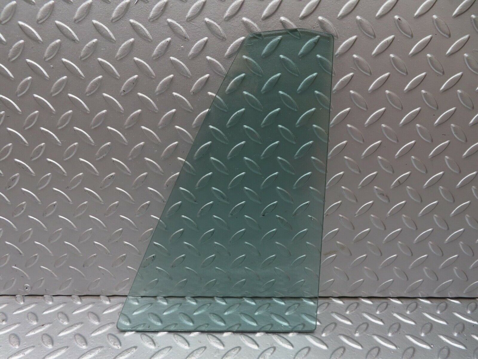 13080 Mercedes-Benz W111 220S Rear Quarter Window Glass