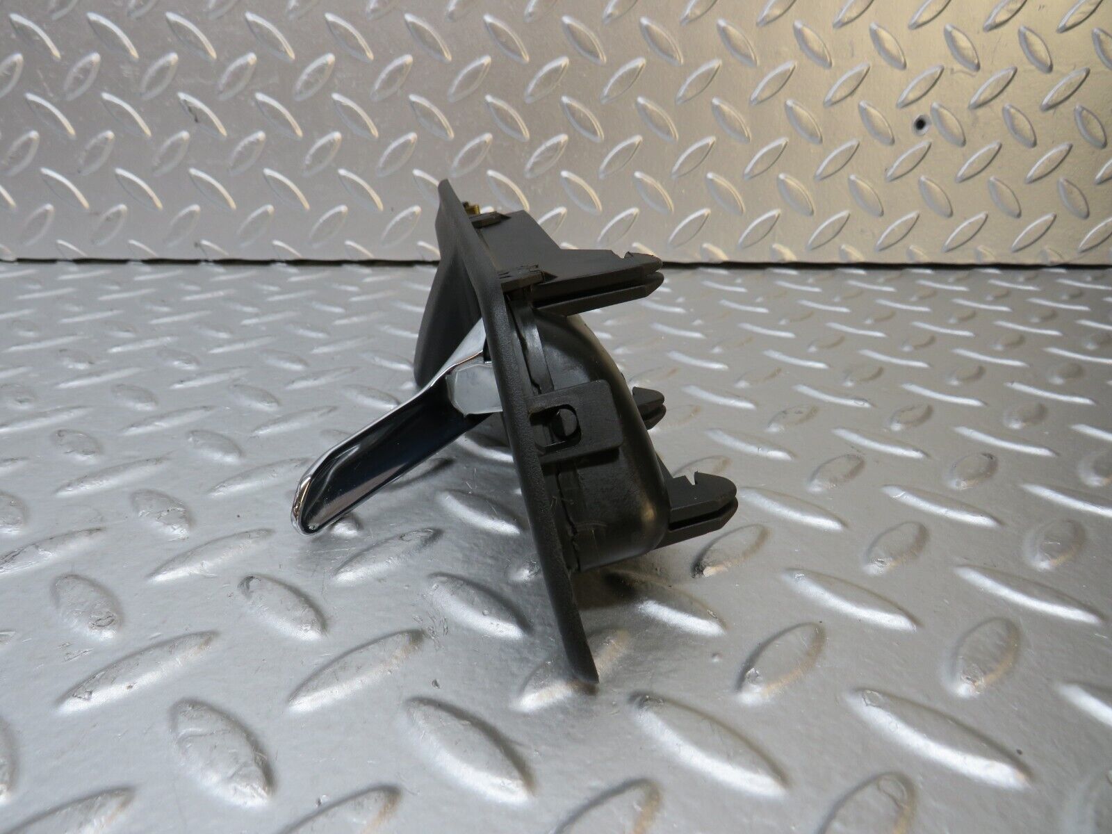 30269 Mercedes-Benz W124 230E Interior Door Handle Rear Left 1247600161