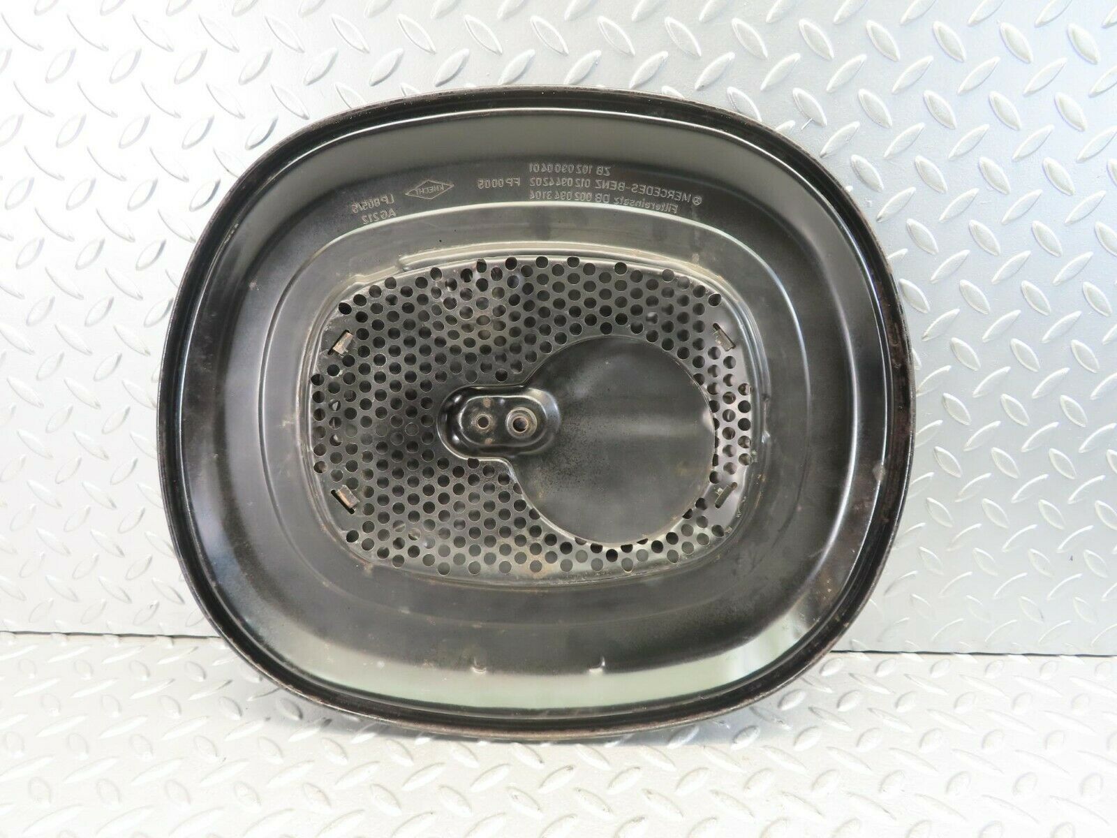 11402 Mercedes-Benz C123 230CE Coupe Air Filter Box Housing 1020900401