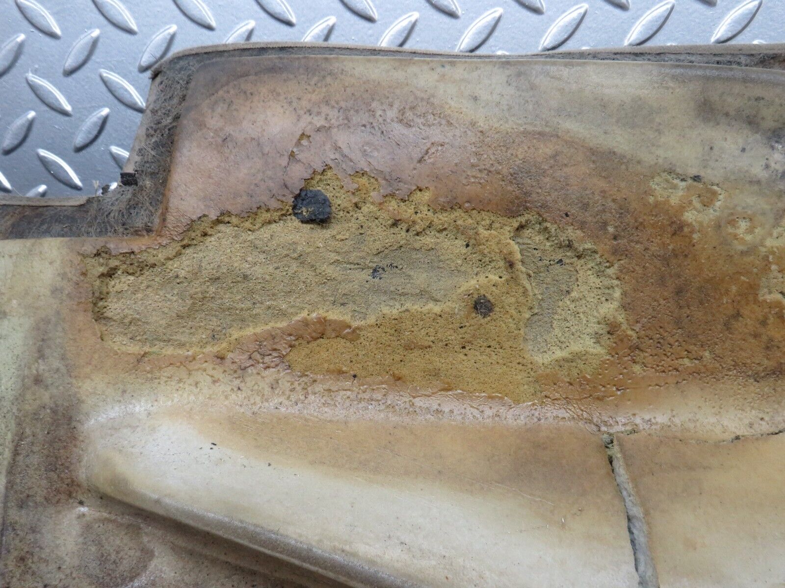 27629 Mercedes-Benz S124 300TE Wagon Front Right Driver Side Floor Mat Beige