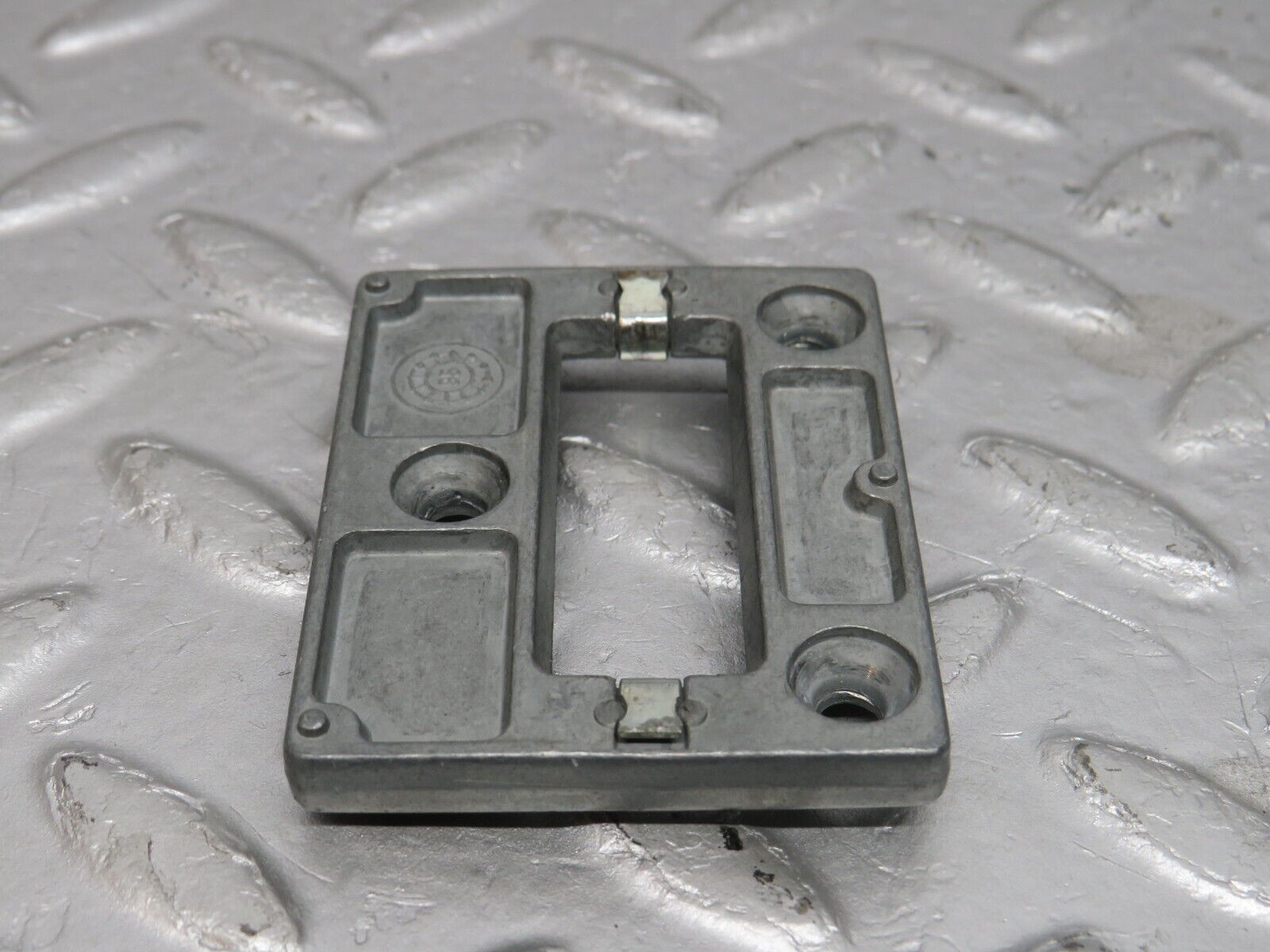 39644 Mercedes-Benz R129 320SL Coupe Rear View Mirror Bracket 1298110111 1298100011