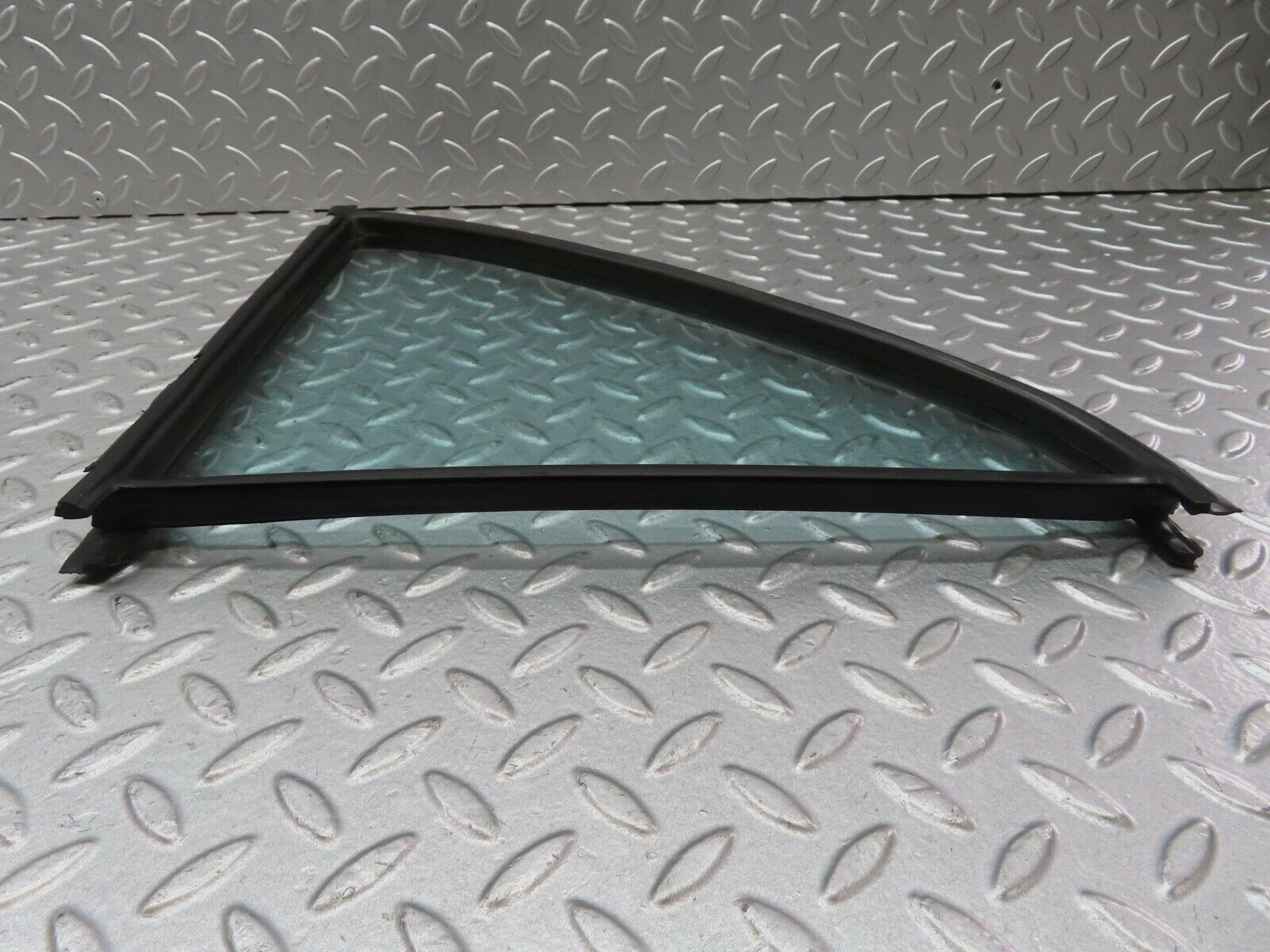 13542 Mercedes-Benz W123 280E Rear Right Quarter Window 1237350224