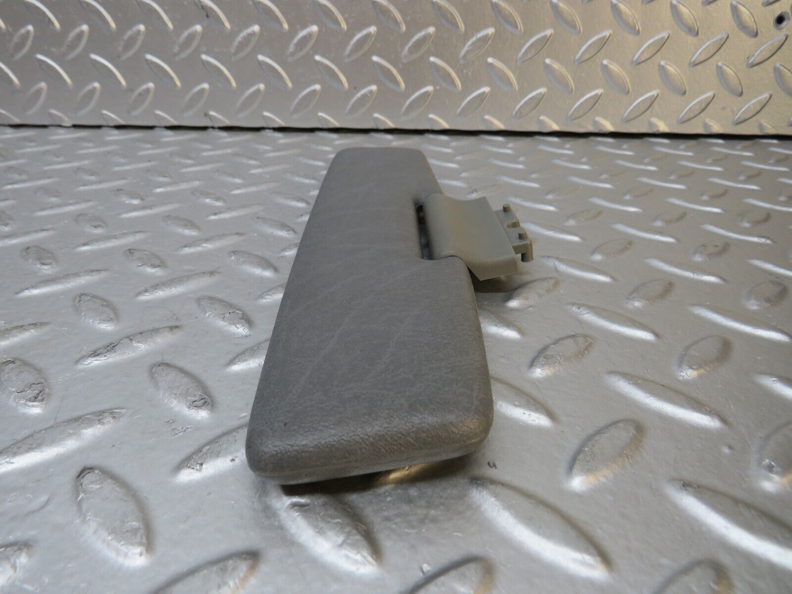 30270 Mercedes-Benz W124 230E Middle Sun Visor Grey