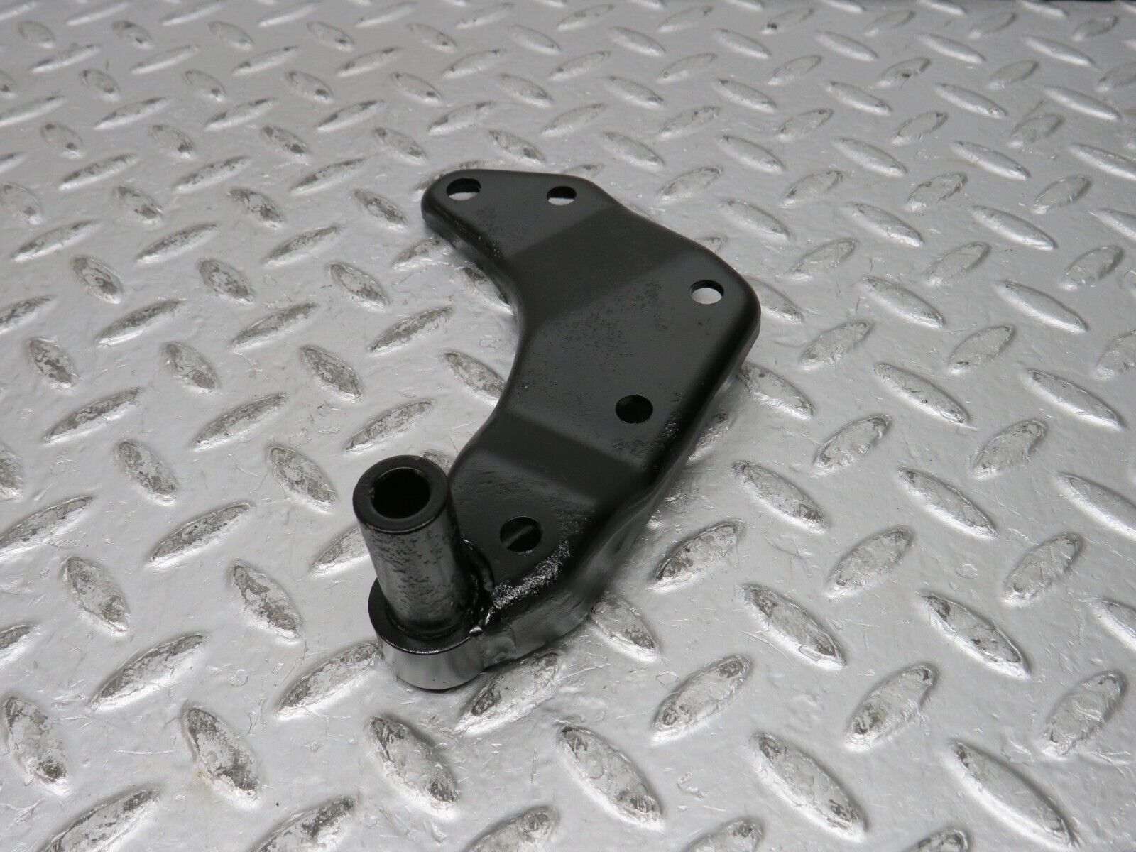32128 Mercedes-Benz W123 230E Alternator Generator Bracket