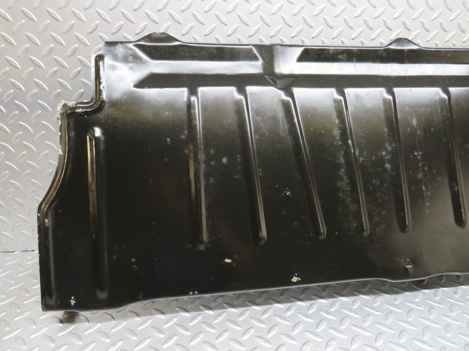 37125 Mercedes-Benz C126 420SEC Coupe Fuel Tank Cover Plate