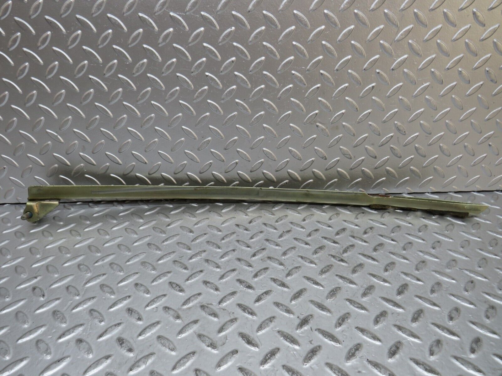 29194 Mercedes-Benz C124 320CE Coupe Left Door Window Channel