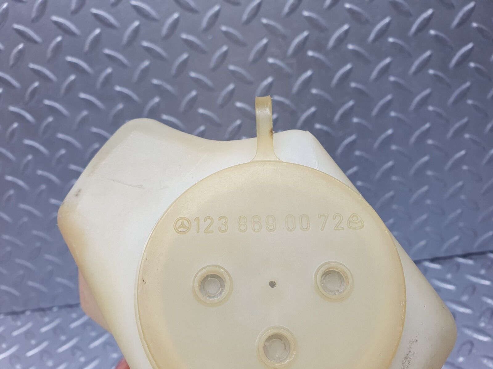 40814 Mercedes-Benz W123 300D Windscreen Washer Fluid Reservoir 1238690720 1238690072