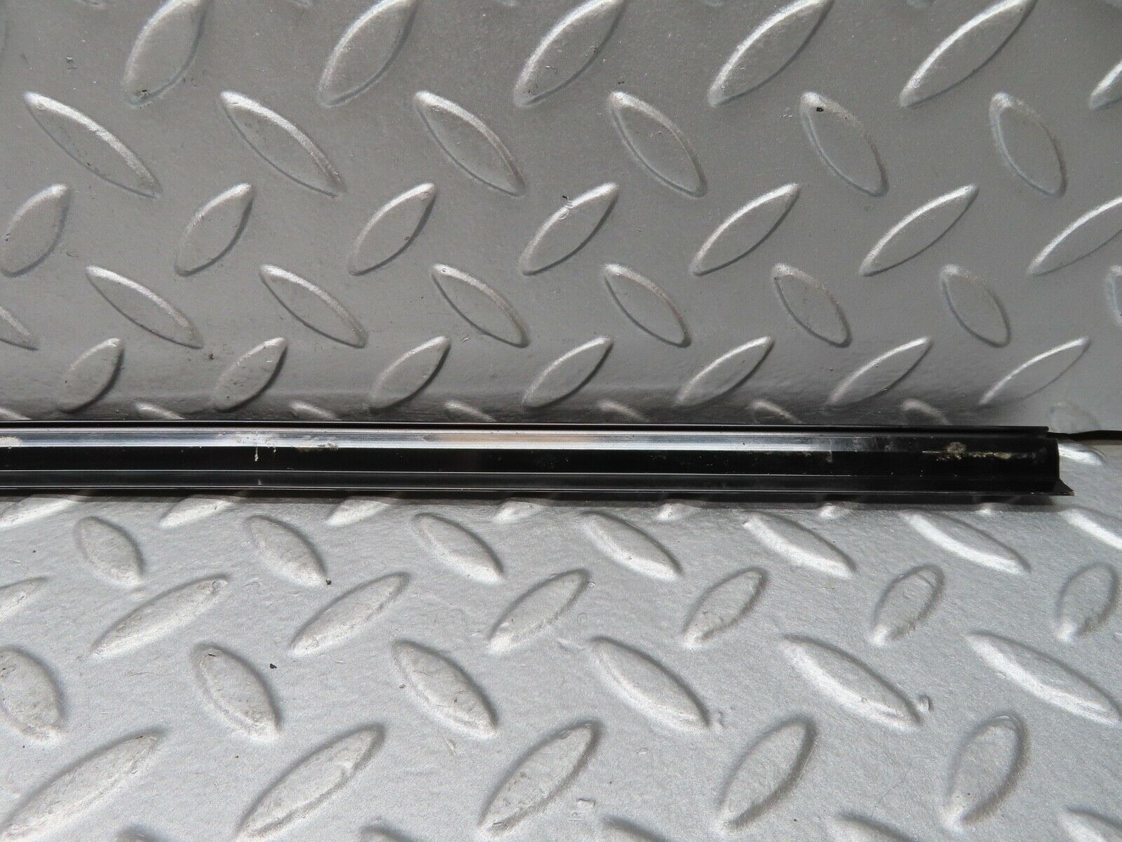 17378 Mercedes-Benz R129 300SL Coupe Right Door Chrome Trim