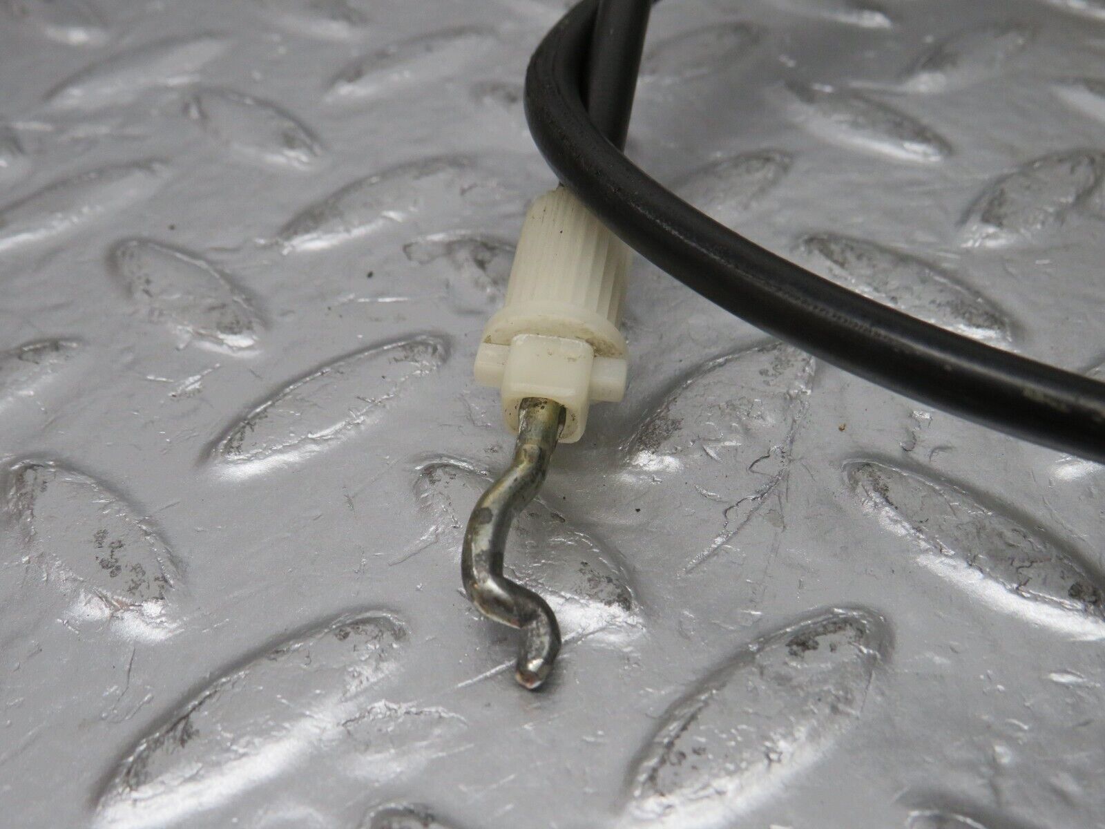 34376 Mercedes-Benz C126 380SEC Coupe Door Lock Cable