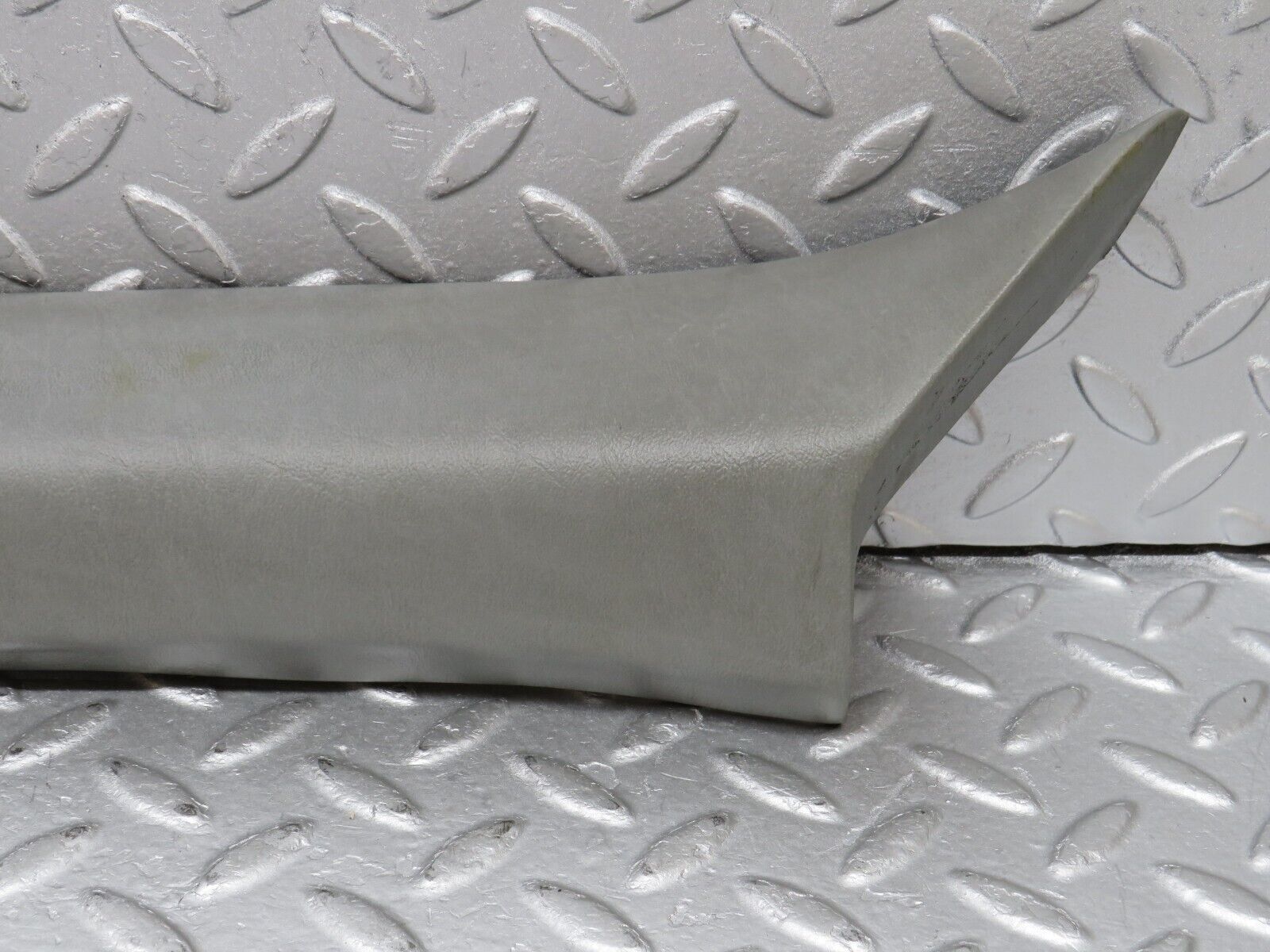 36060 Mercedes-Benz W126 420SE A Pillar Interior Cover Left Side Grey