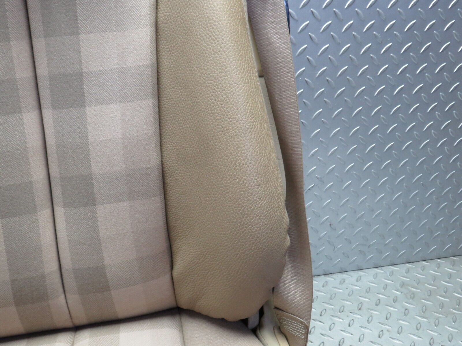 38320 Mercedes-Benz R129 280SL Coupe Electric Front Left Seat Beige