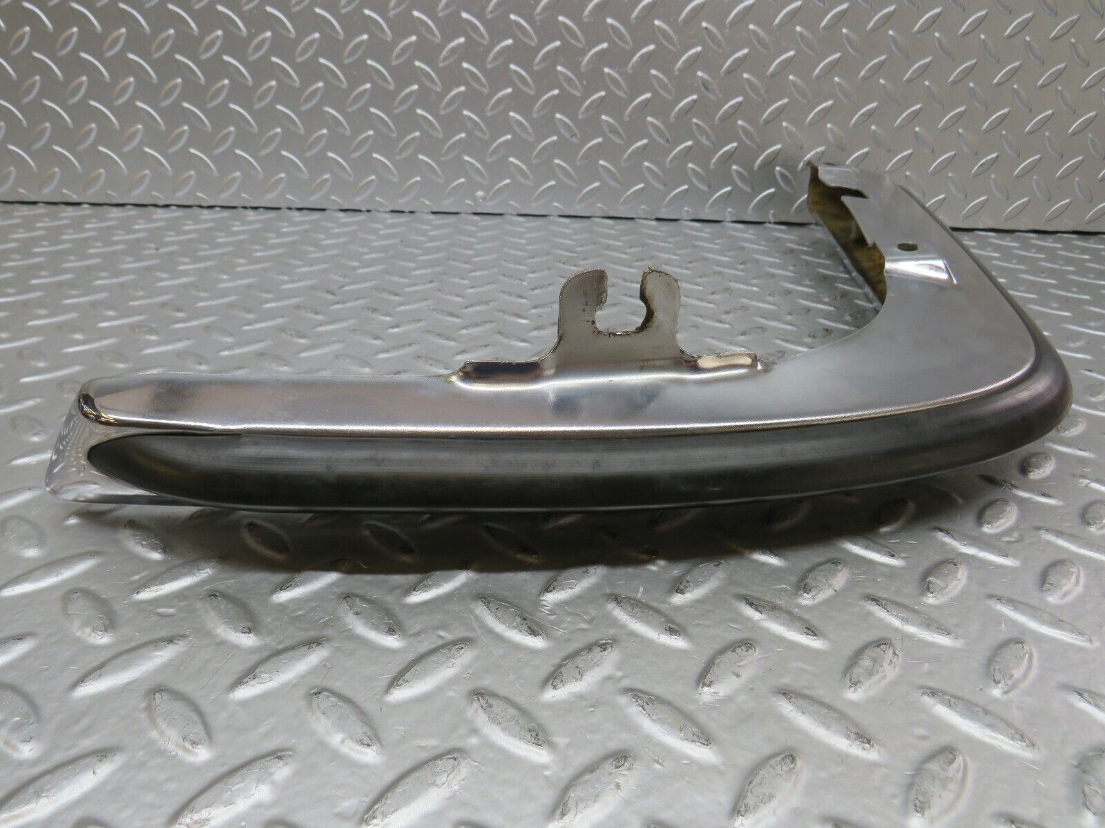 26363 Mercedes-Benz W116 450SE Front Left Upper Bumper Corner