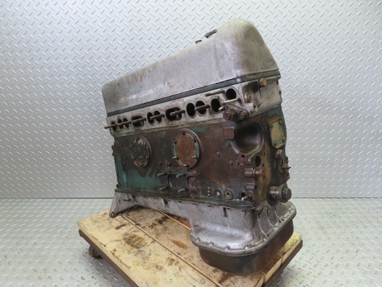 13272 Mercedes-Benz W111 220S 6 Cylinder Petrol Engine M180.941 1800111701