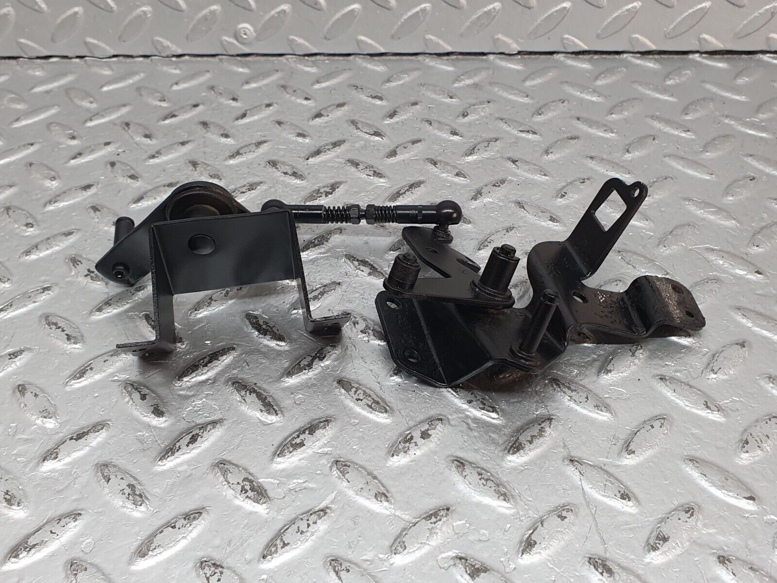 41240 Mercedes-Benz W126 300SE Throttle Linkage