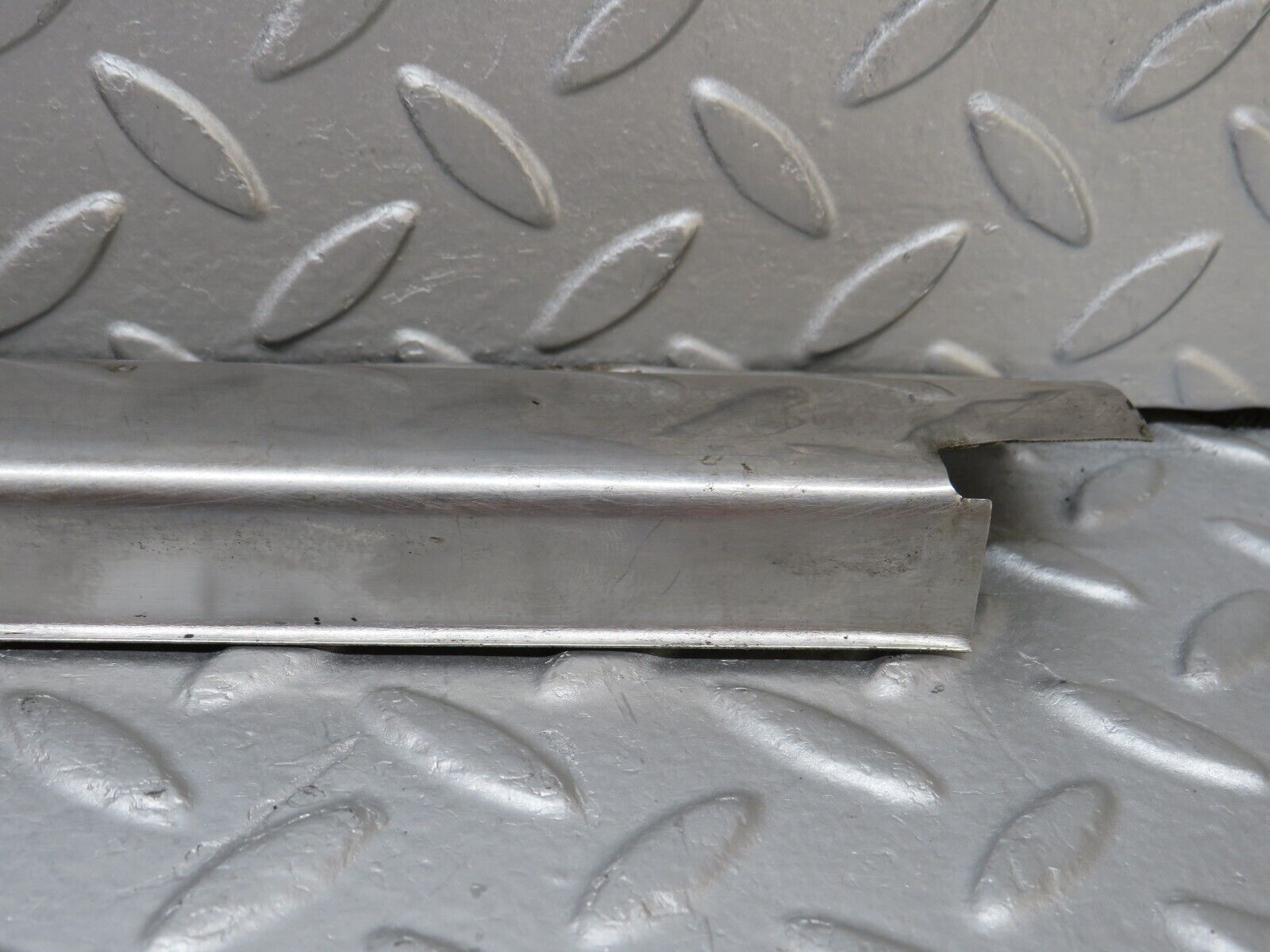 35765 Mercedes-Benz W108 Rear Left Door Sill Chrome