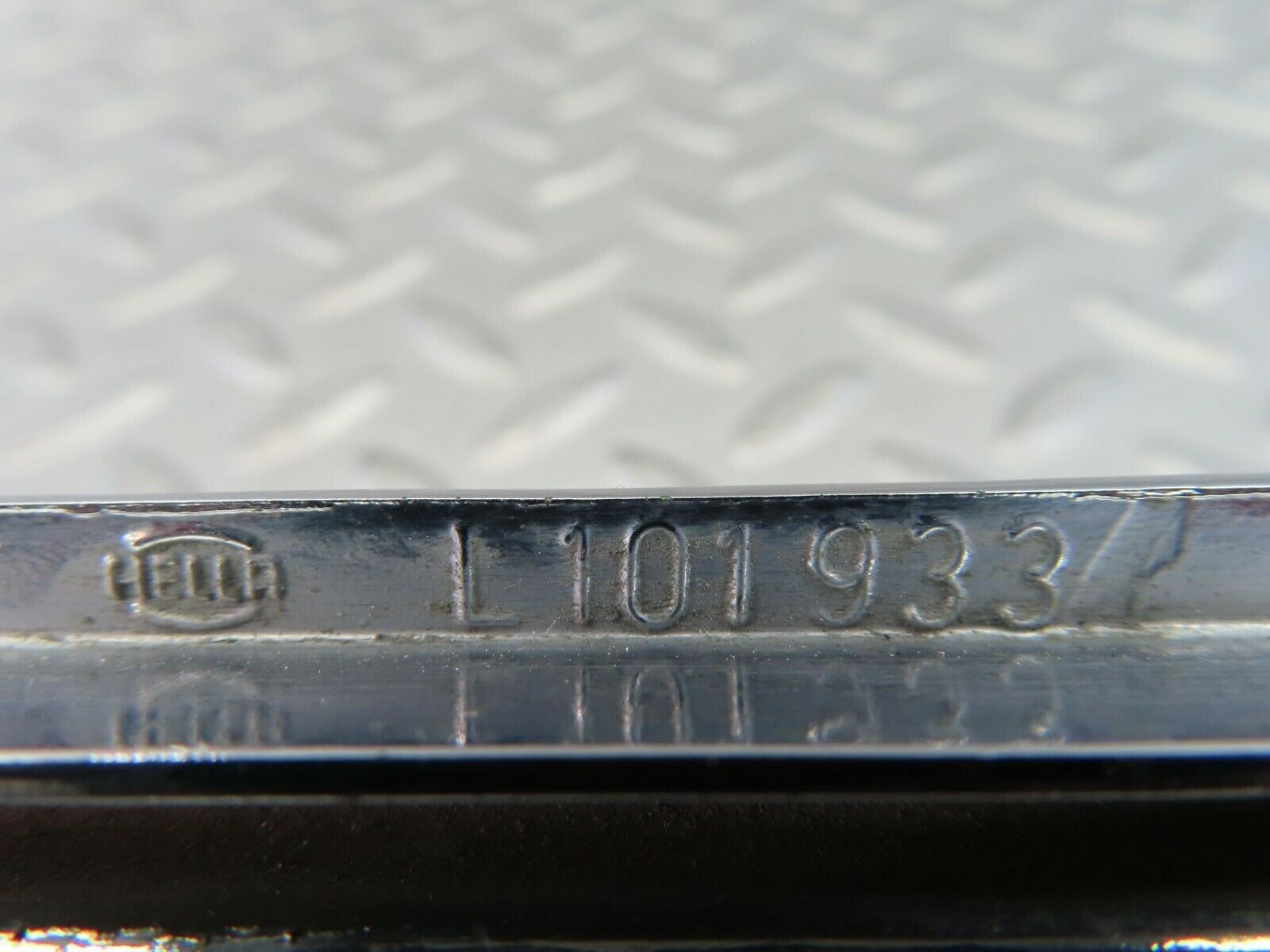 8128 Mercedes-Benz W115 Tail Light Chrome Frame Left