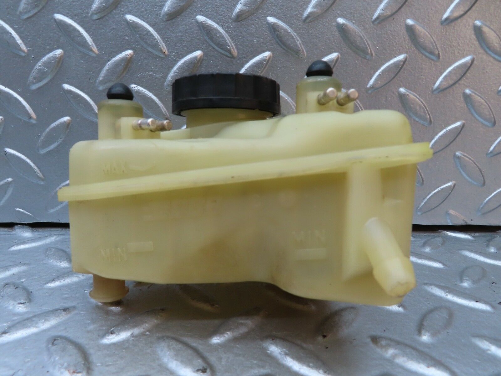 21237 Mercedes-Benz W123 230E Brake Fluid Reservoir Tank