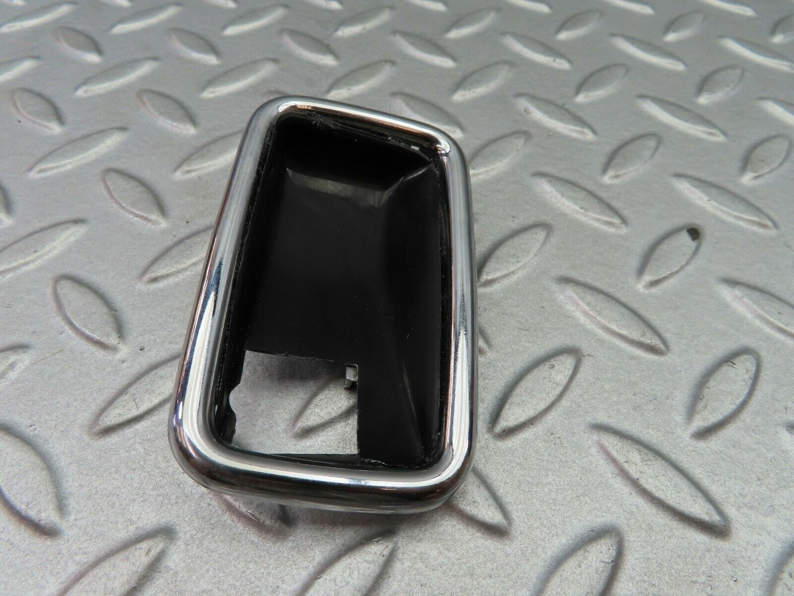 5821 Mercedes-Benz W123 200 Chrome Frame For Door Opener Right 1087660611