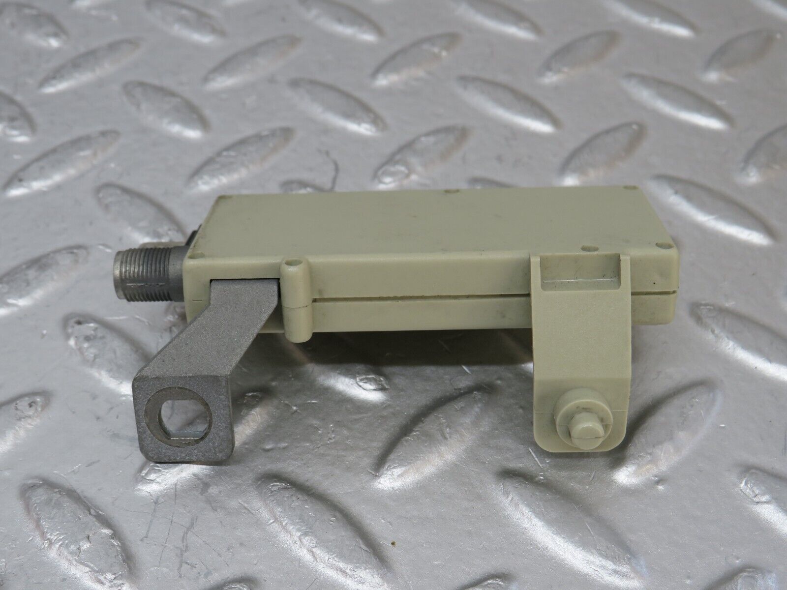 34881 Mercedes-Benz W210 320E Radio Audio Antenne Amplifier 2108203989