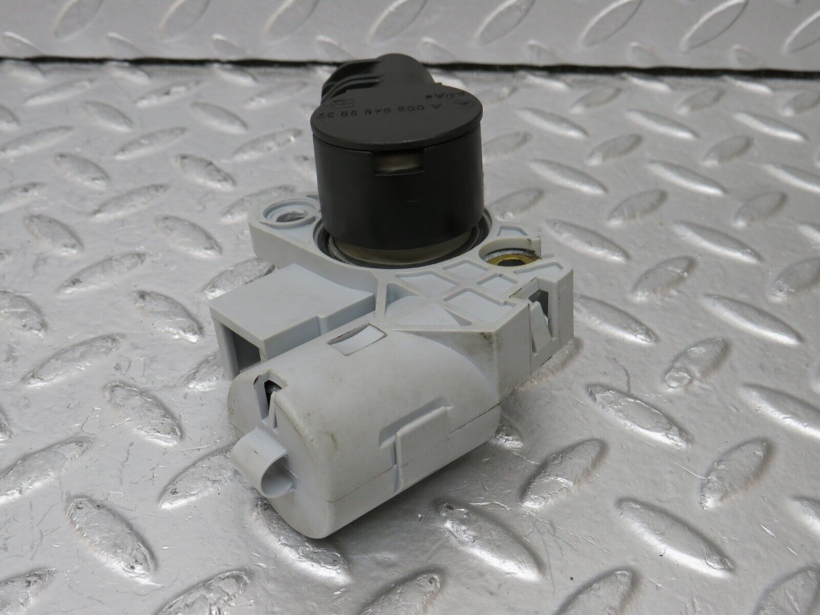 34897 Mercedes-Benz W210 320E Battery Positive Cable Connector 0055463937