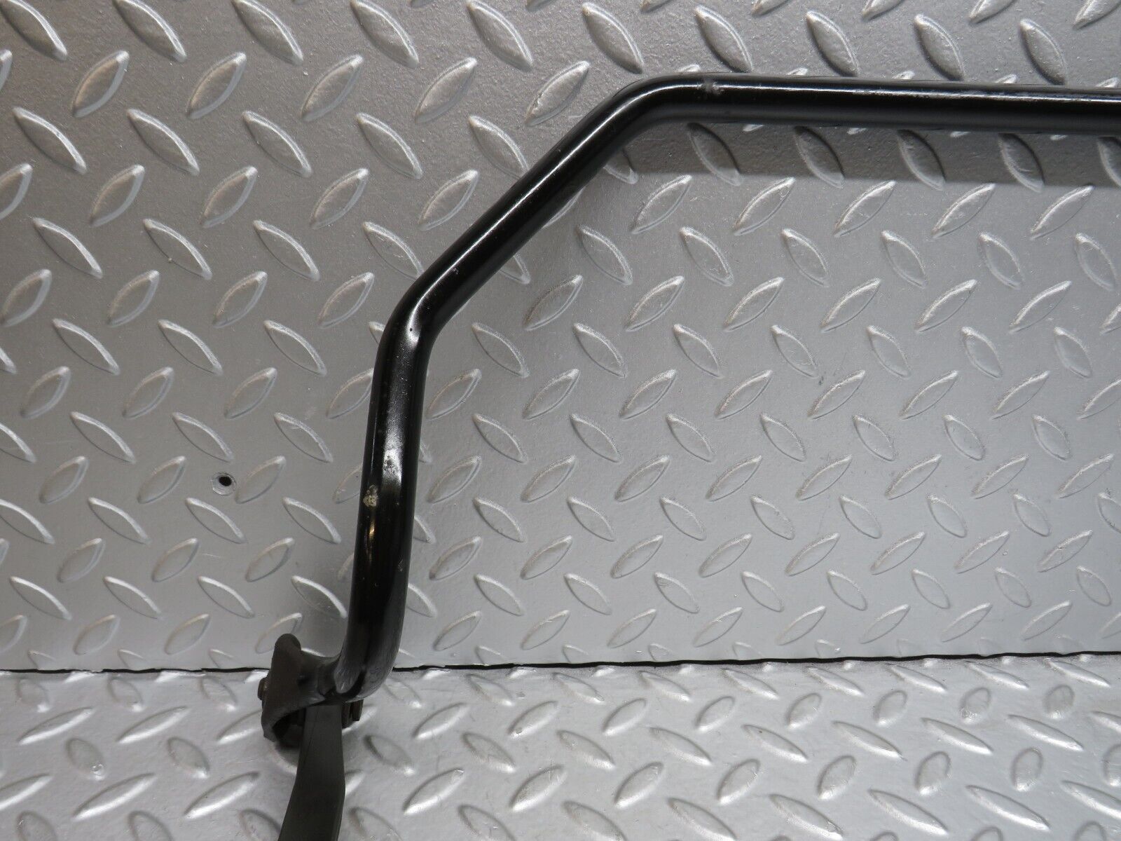 38173 Mercedes-Benz A124 320E Cabriolet Anti Roll Bar Rear Axle 1243260116